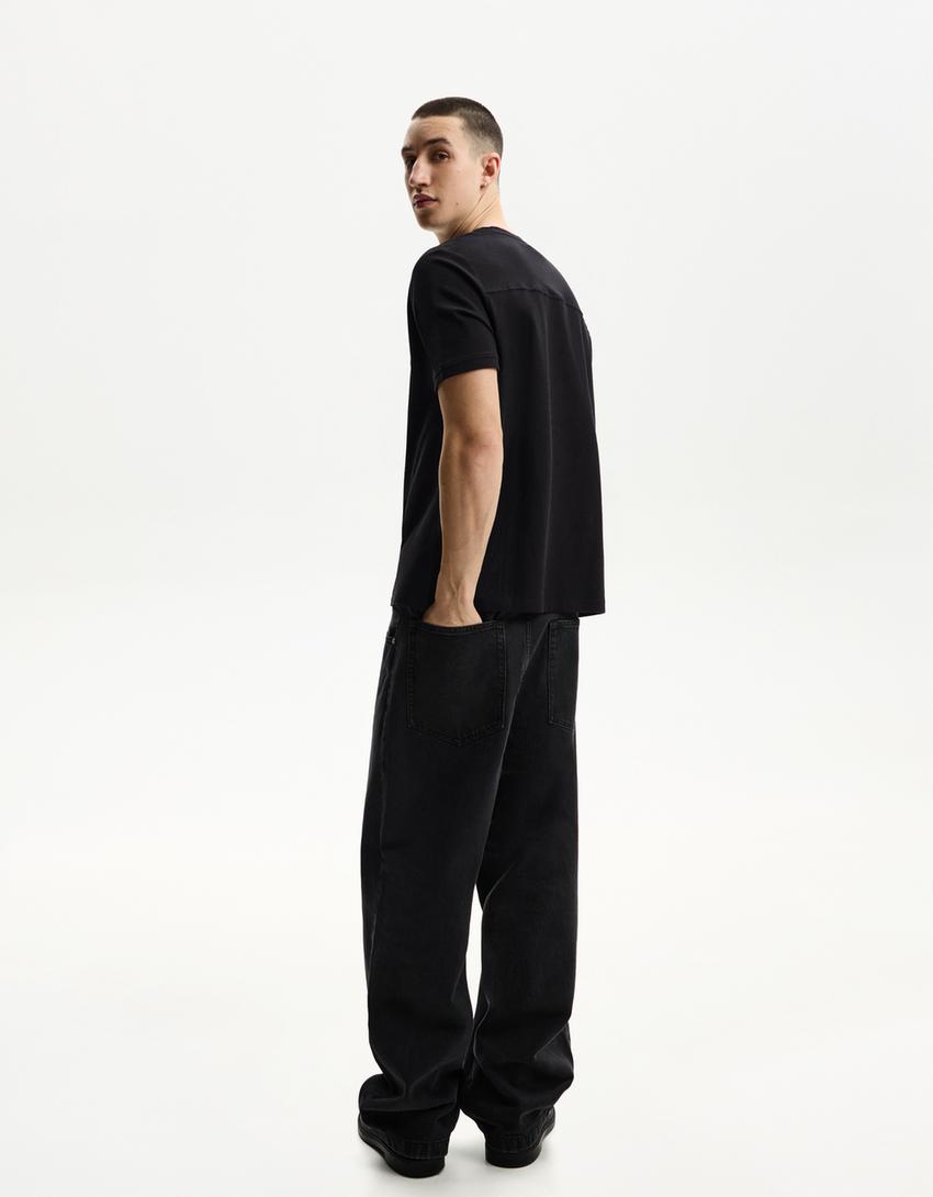 Textured short sleeve T-shirt-Black-1