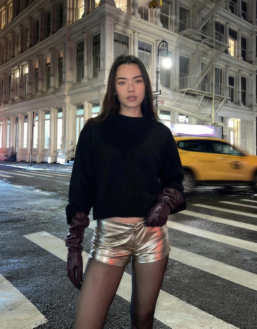 شورت جلد صناعي ممعدن-فضي