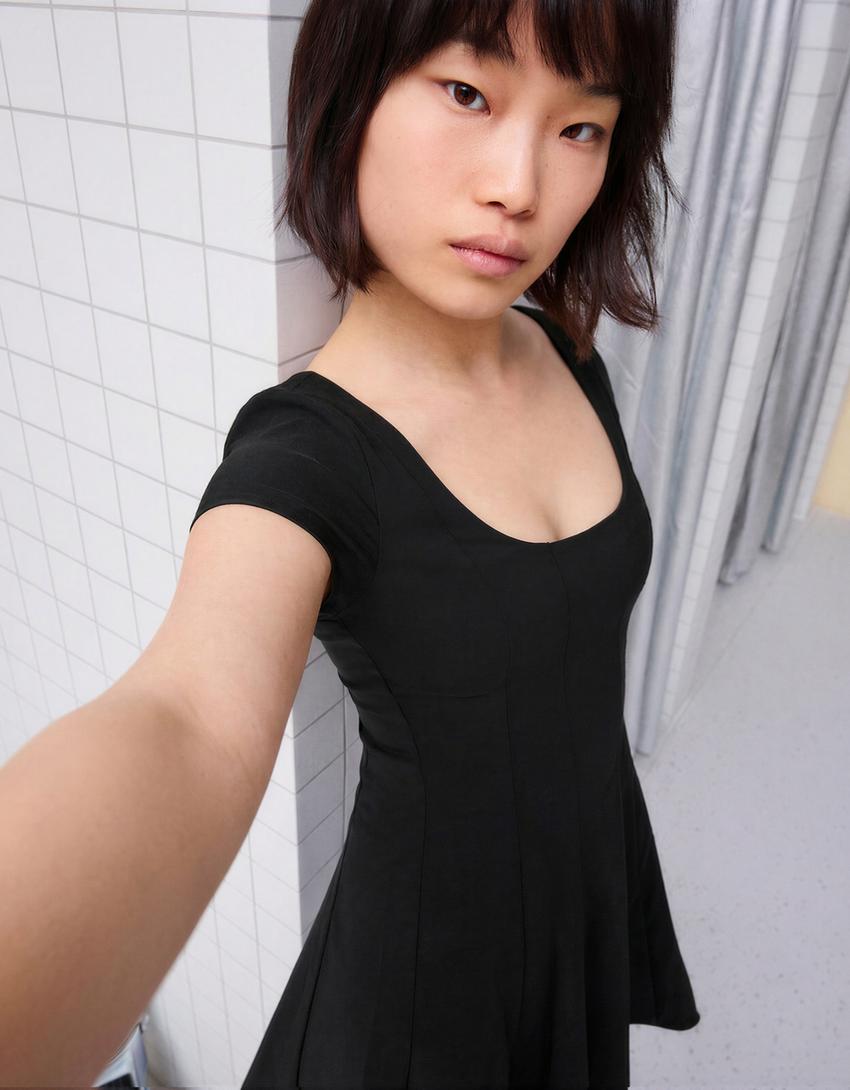 Mini-Kleid aus Bengaline mit schwingendem Rock-Schwarz