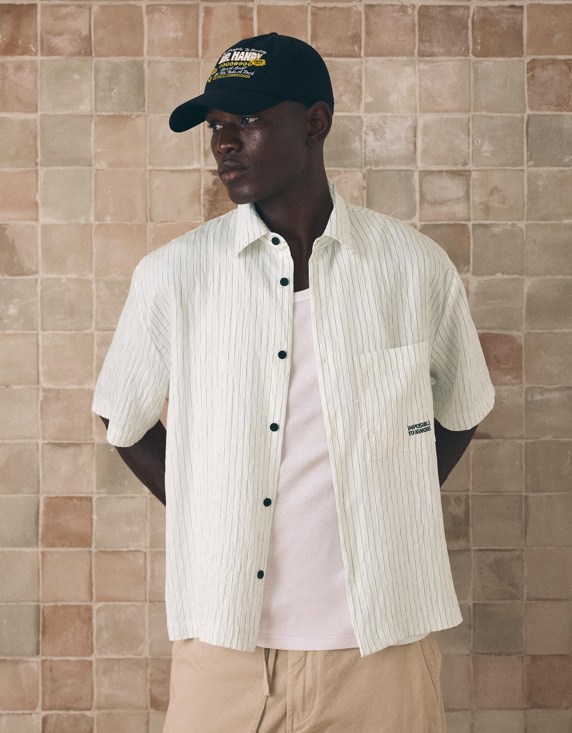 Bershka Camisa Manga Corta Boxy Print Hombre Blanco