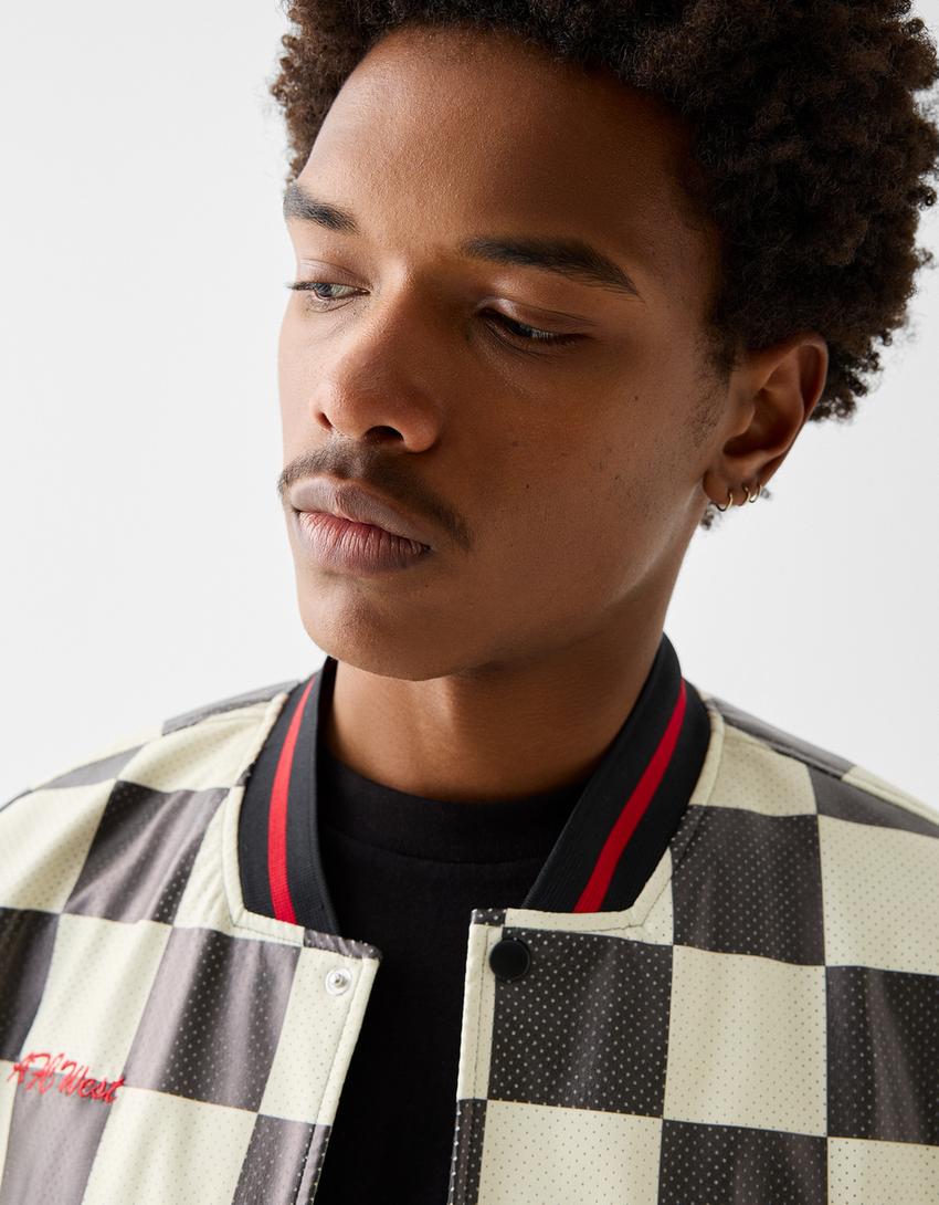 Риза NFL от изкуствена кожа с къс ръкав и бродирани апликации-Бяло / Черно-3