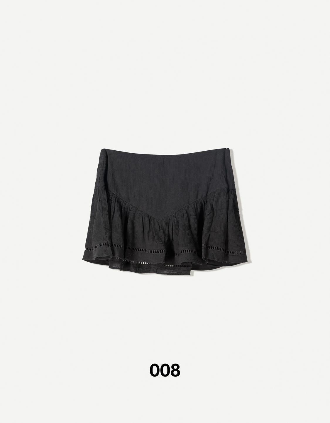 Textured mini skirt