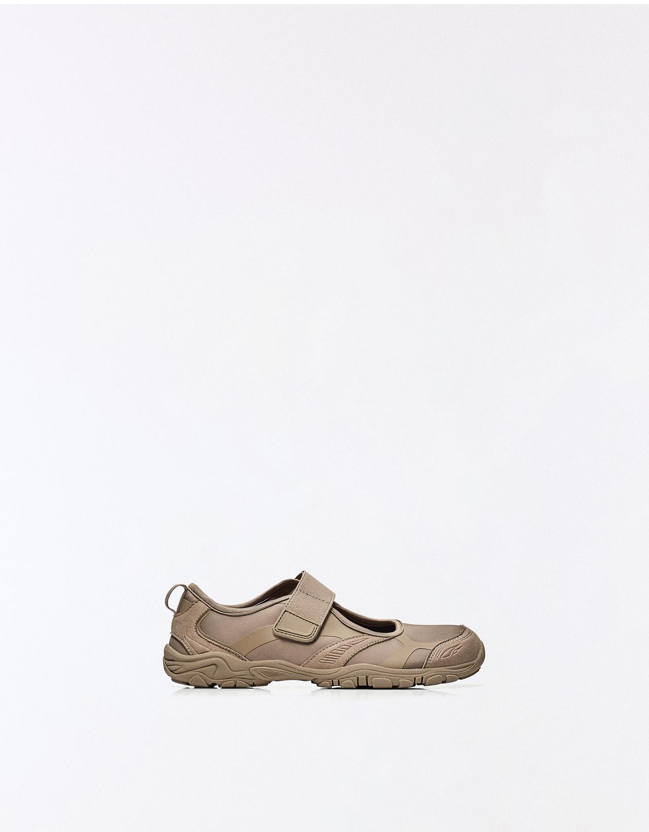 BAREFOOT TRAINER — TAUPE
