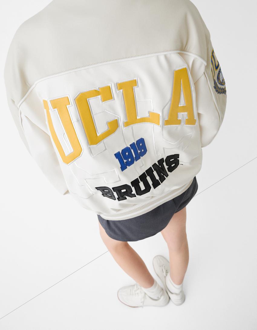 جاكيت UCLA مطرز من جلد صناعي-أبيض-6