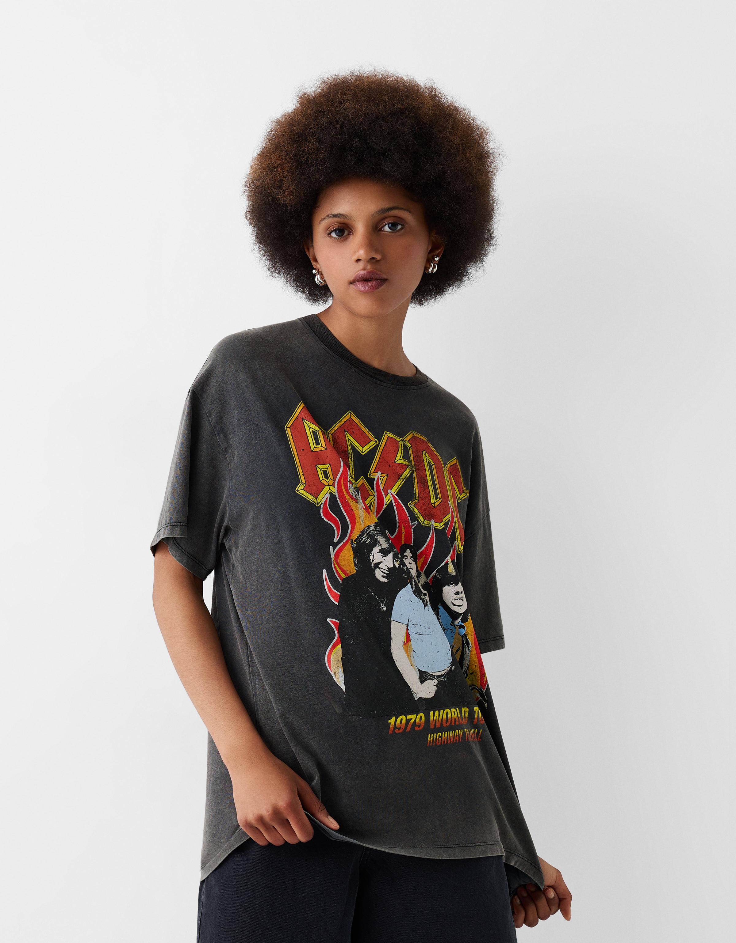 Camiseta AC DC manga corta print Mujer Bershka