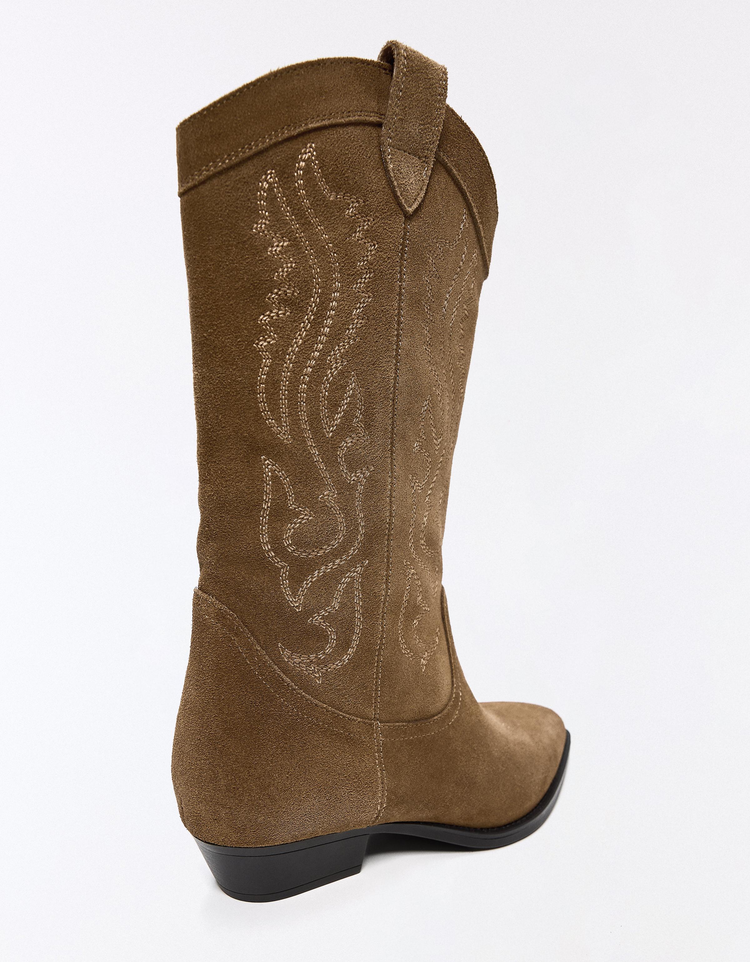 Flat leather cowboy boots — Tan
