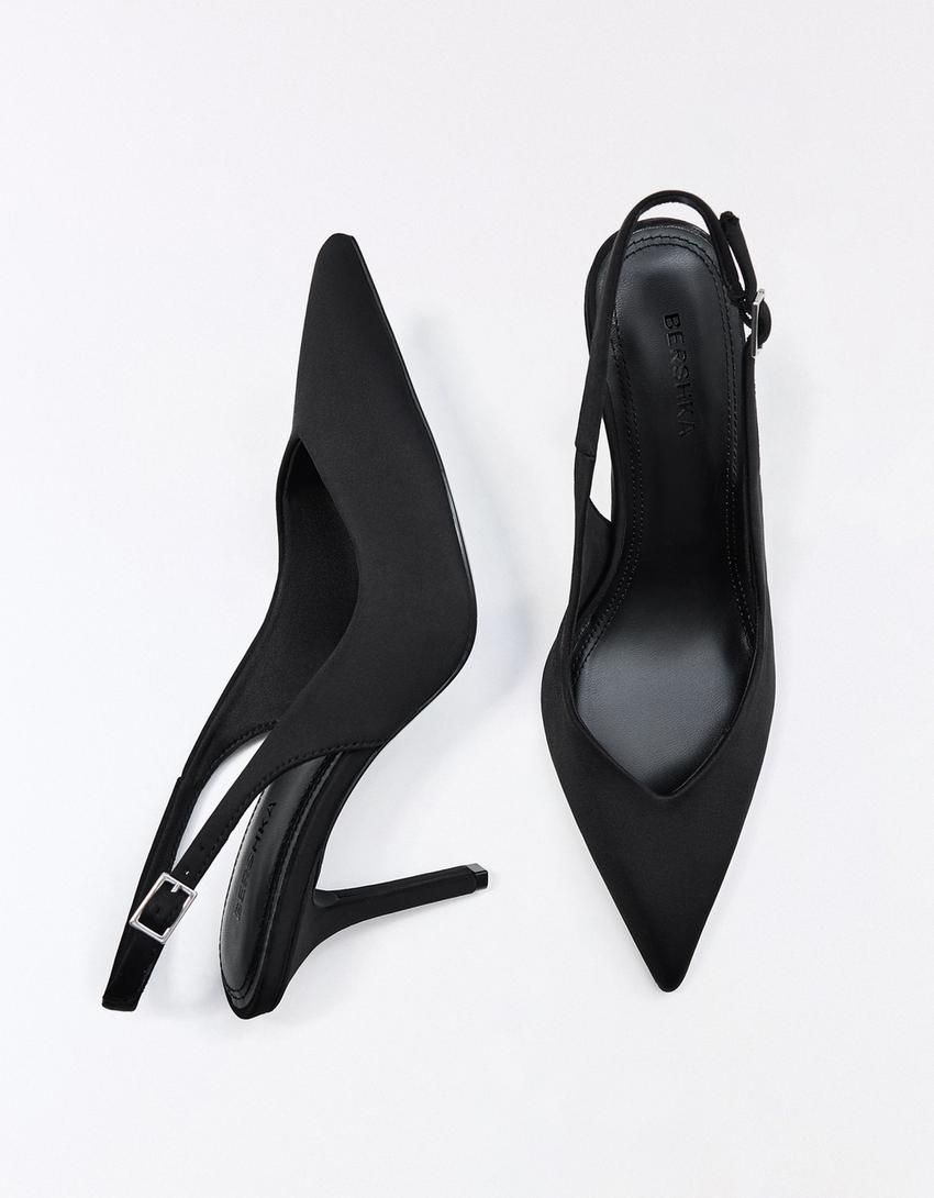 Scarpe con tacco aperte dietro-Nero