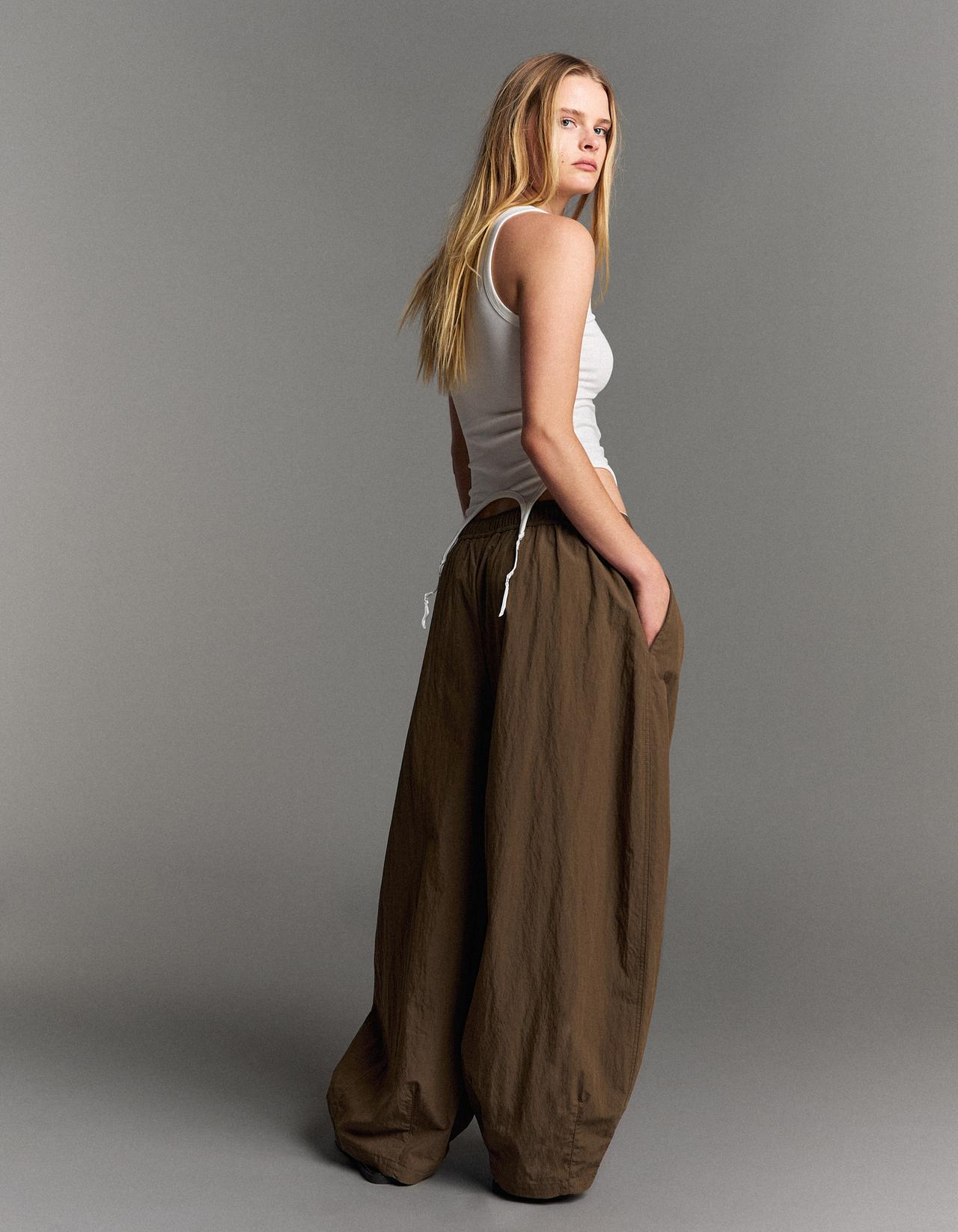 Technical cropped volume trousers — Brown