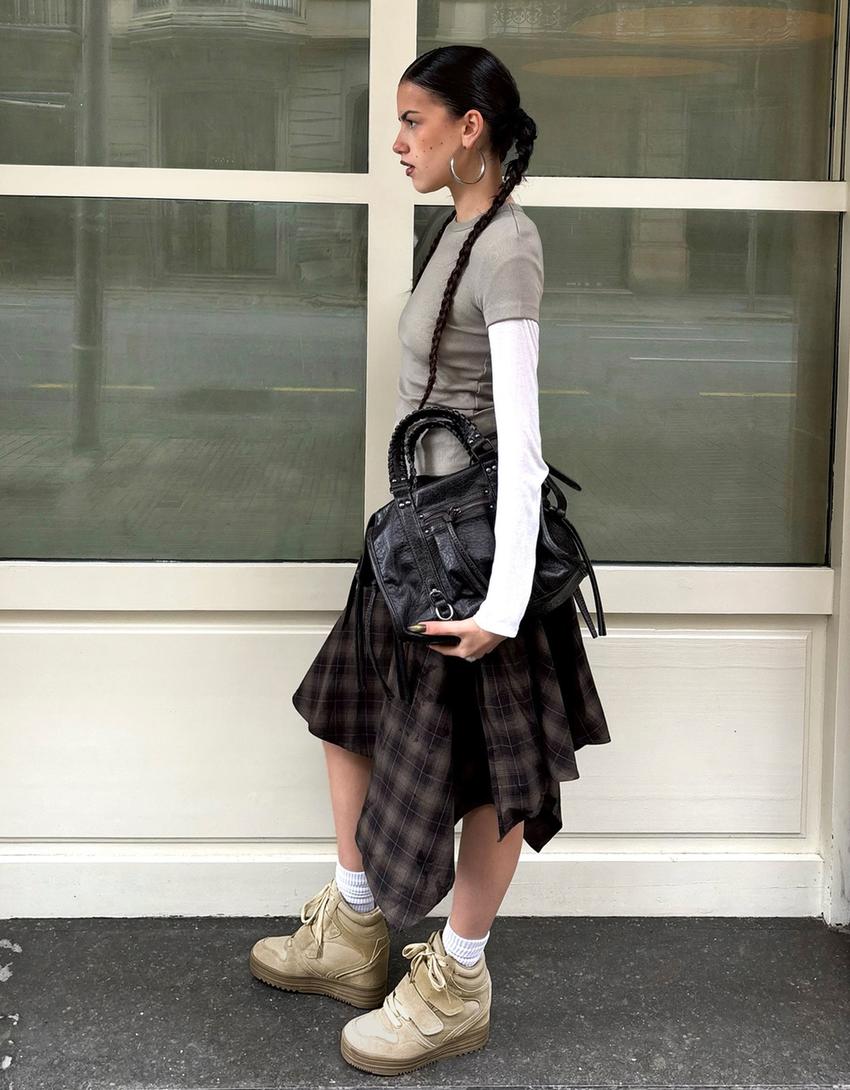 Hochgeschnittene Sneaker mit Keilabsatz-Taupe