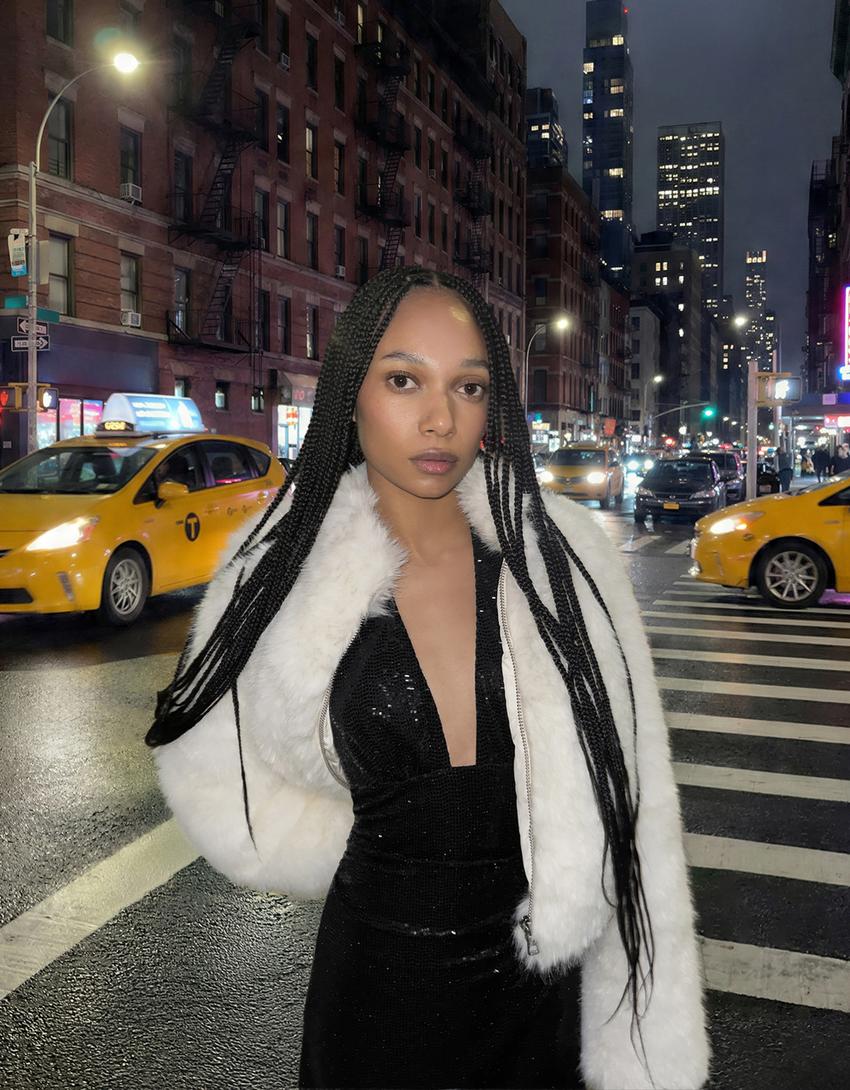 Halter yaka büzgülü parıltılı mini elbise - Görsel 4