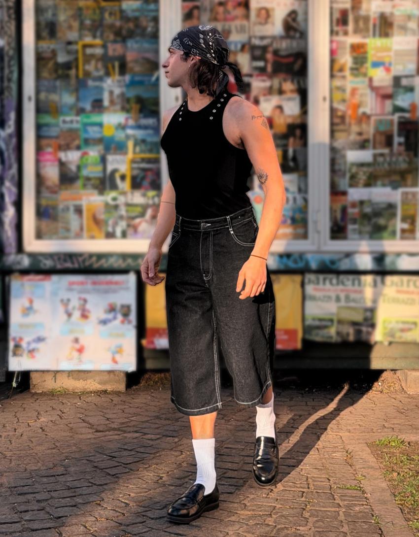 Majica s naramenicama i rupicama-Crna