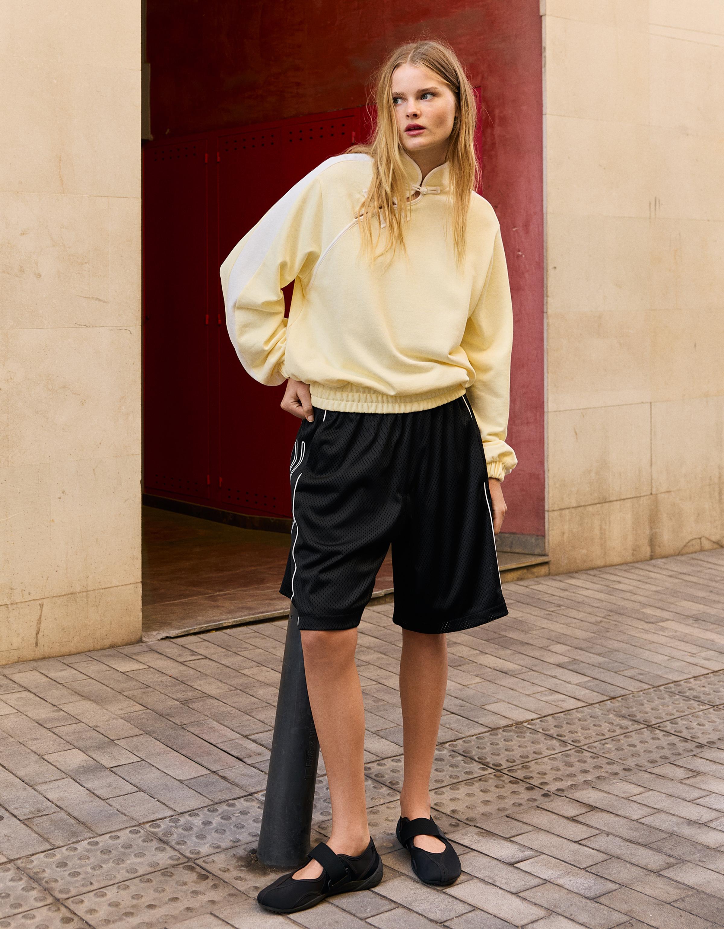 Bershka Sudadera Manga Larga Cuello Mao Y Alamares Mujer L Amarillo