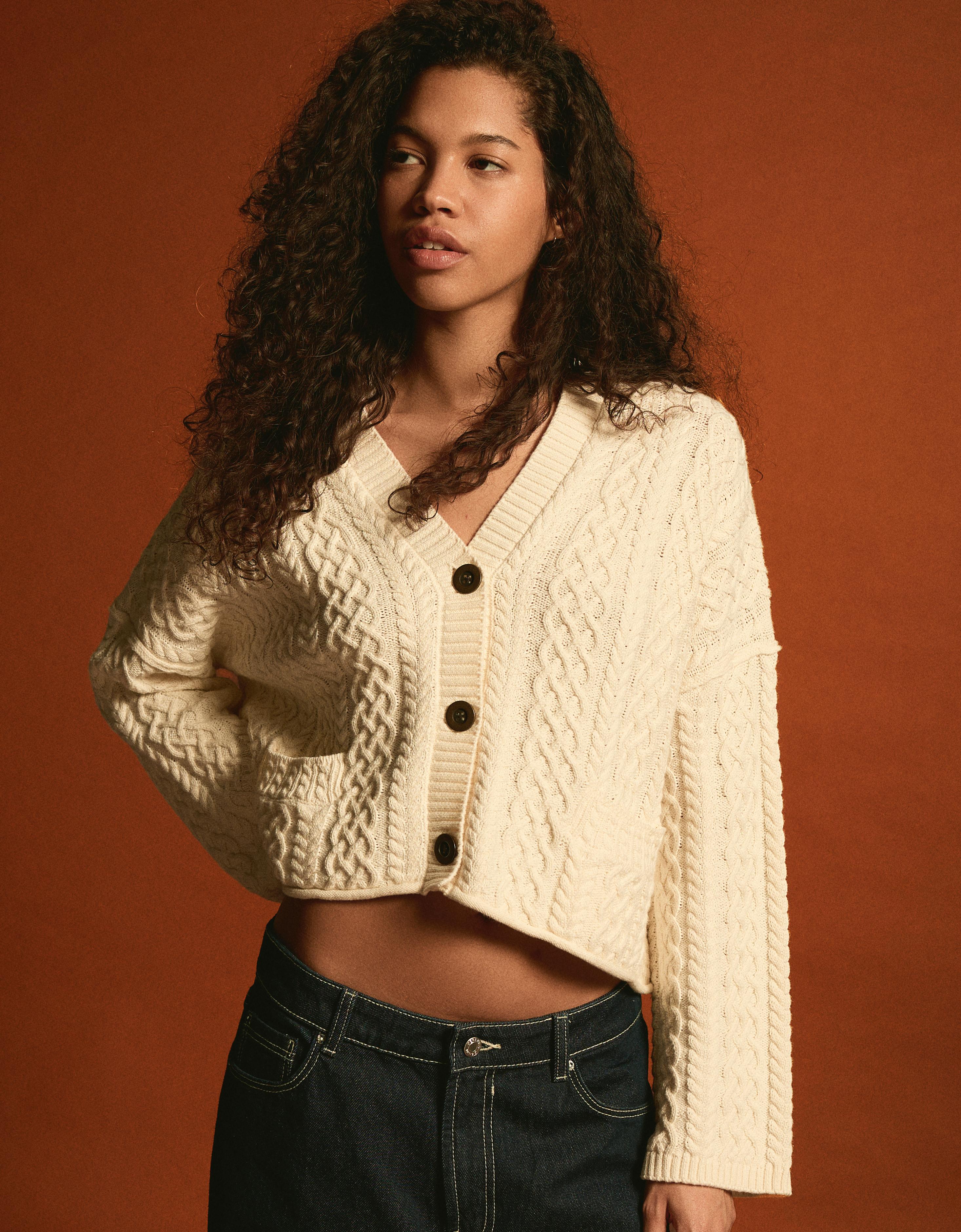 Bershka Rustikaler Zopfstrick-Cardigan Damen Xs-S Rohweiß