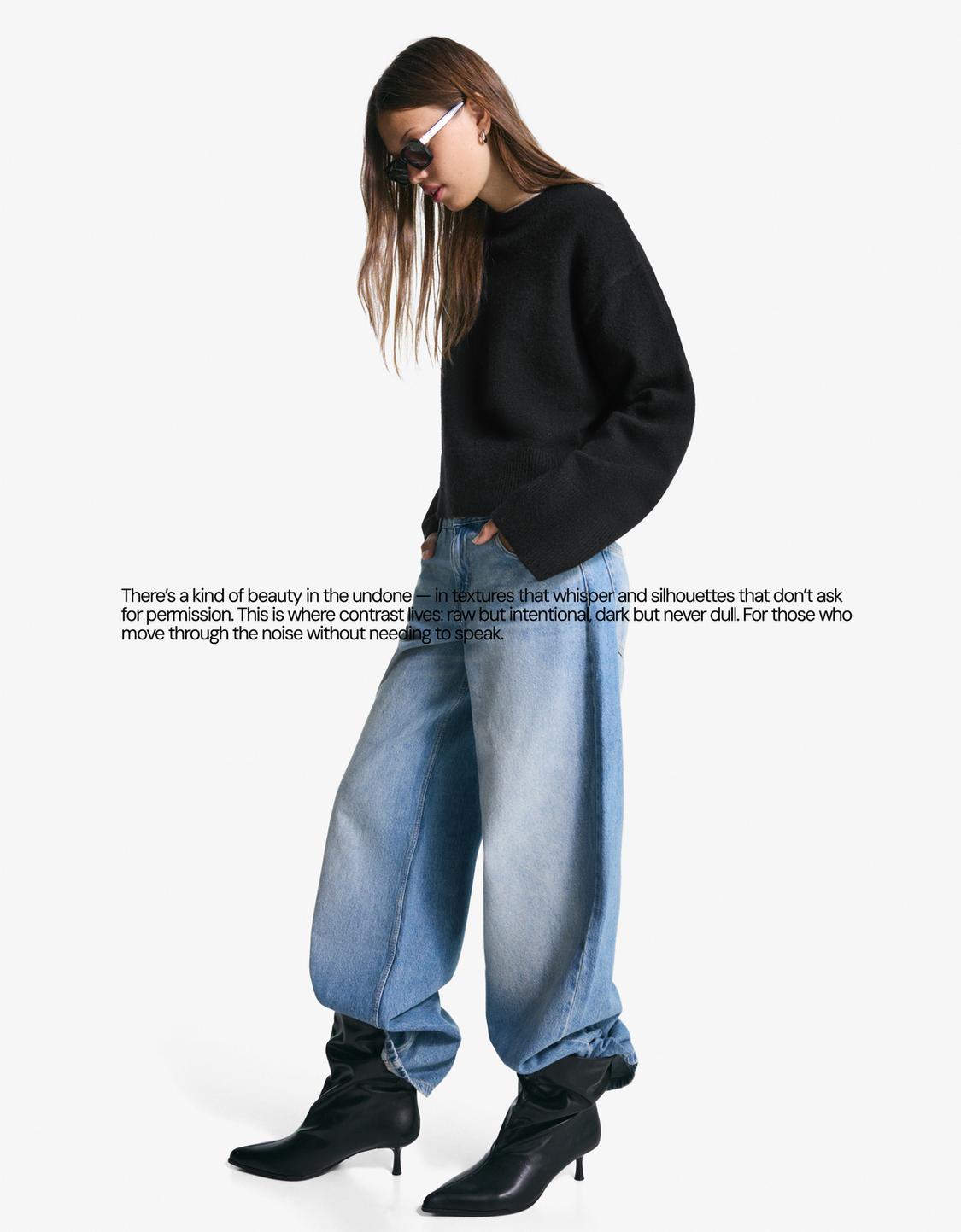 Wide-leg low-waist jeans