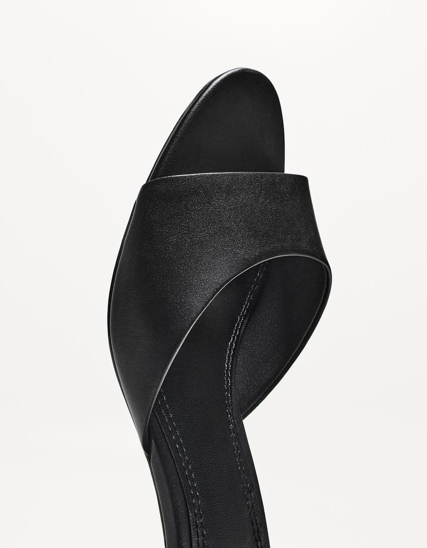 Kitten heel mule sandals-BLACK