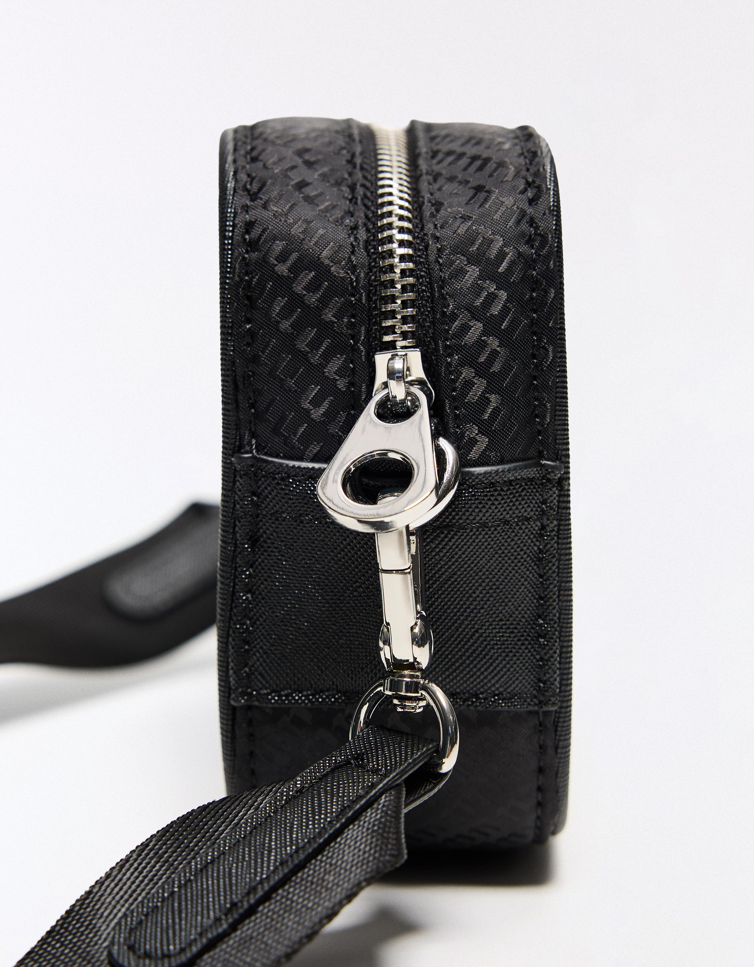 Bershka Teknik monogram çapraz askılı çanta görsel 4