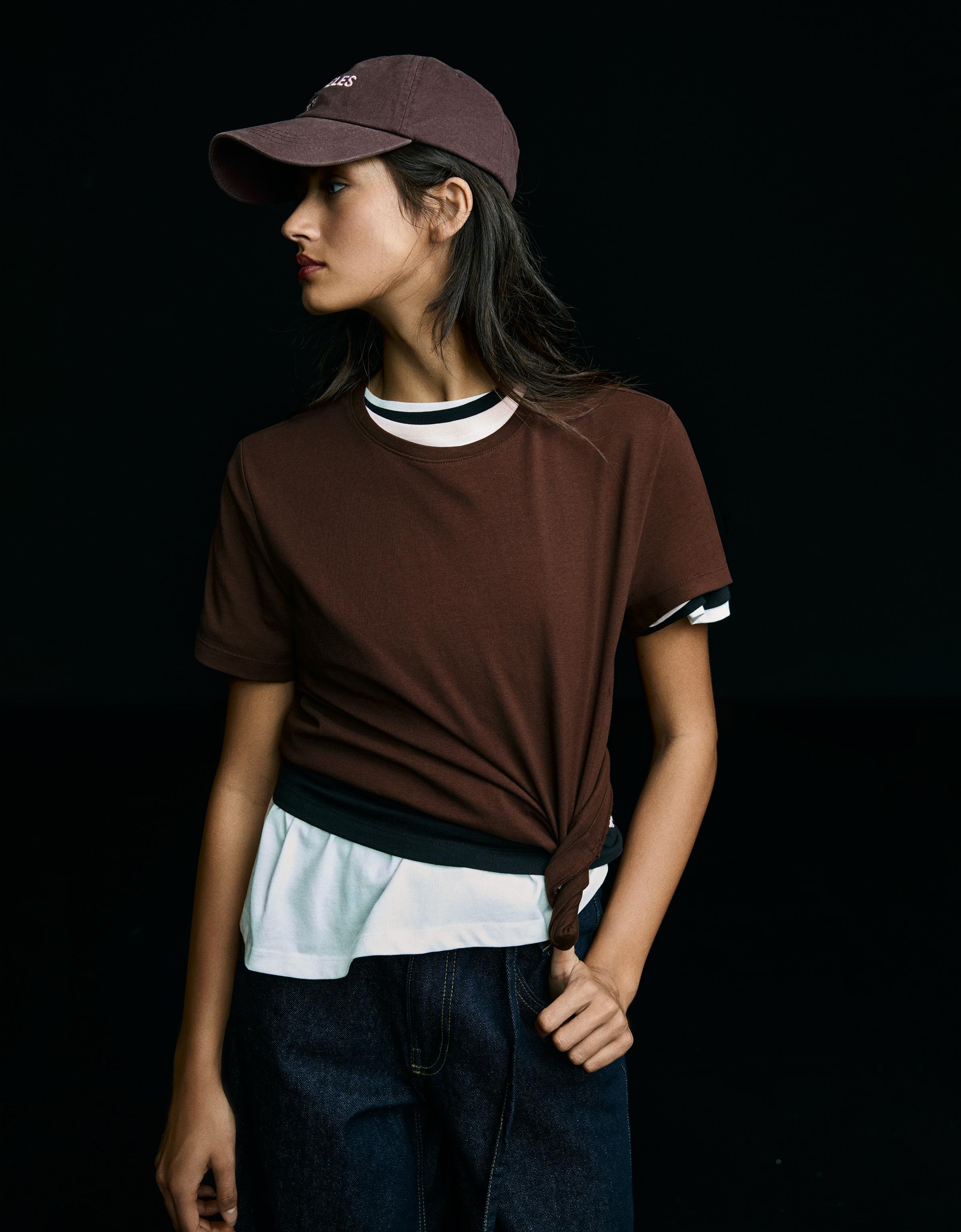 Bershka Basic-T-Shirt Mit Kurzen Ärmeln Damen L Braun