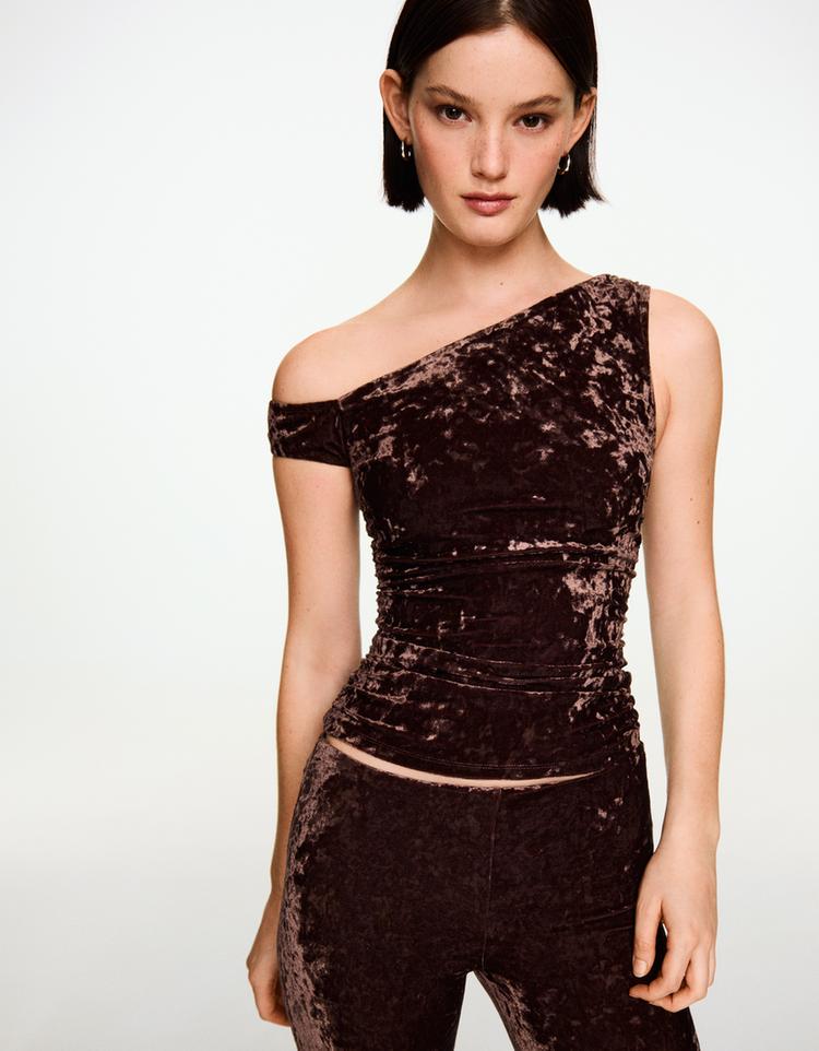 Asymmetric velvet-effect T-shirt