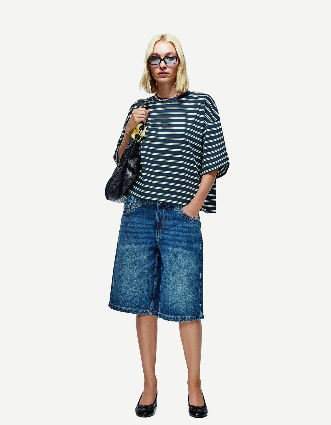 Baggy denim shorts