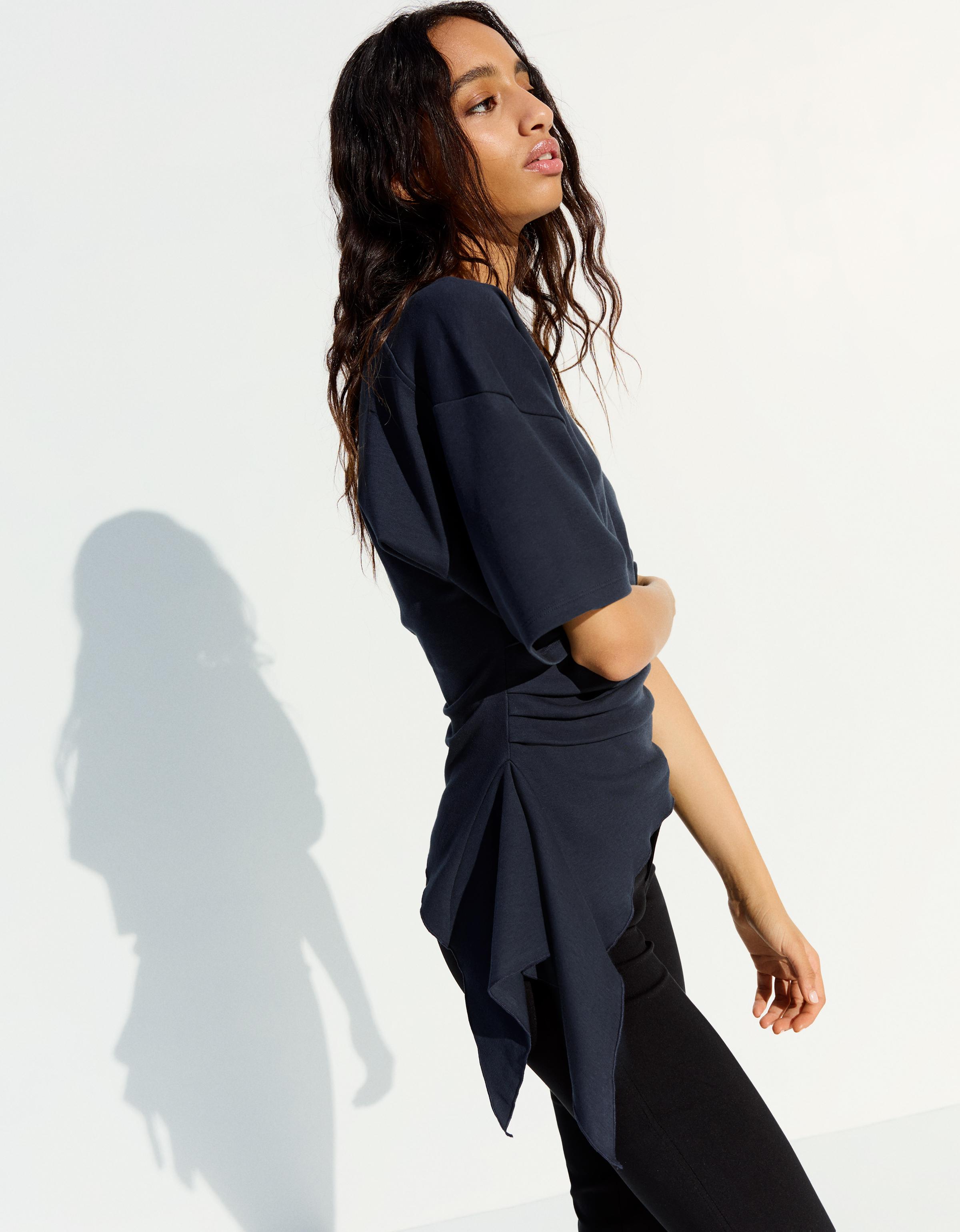 Kısa kollu büzgülü tişört - Görsel 86