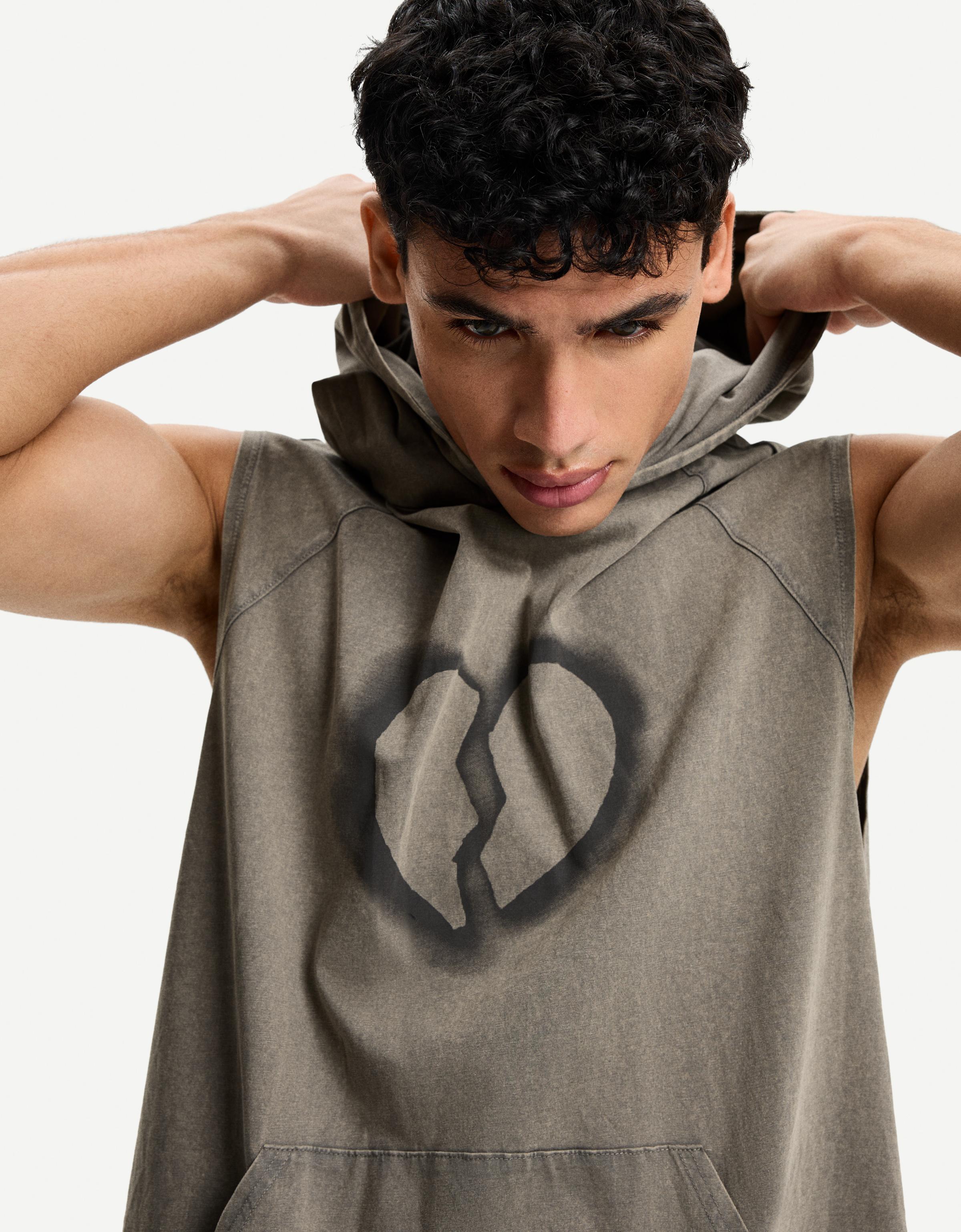 【BERSHKA】SLEEVELESS WITH HOOD ベルシュカ Printed hooded sleeveless T-shirt - T-shirts - Men | Bershka