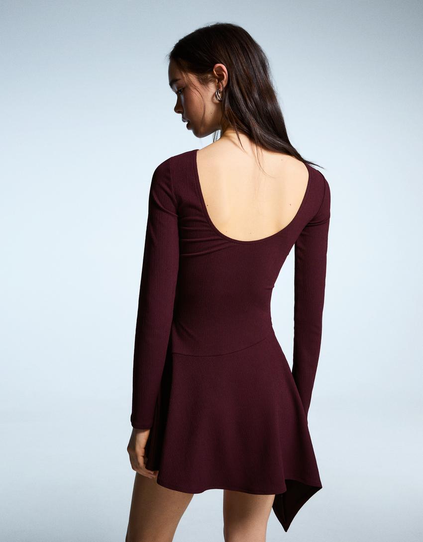 Vestido mini manga larga vuelo asimétrico-Burdeos