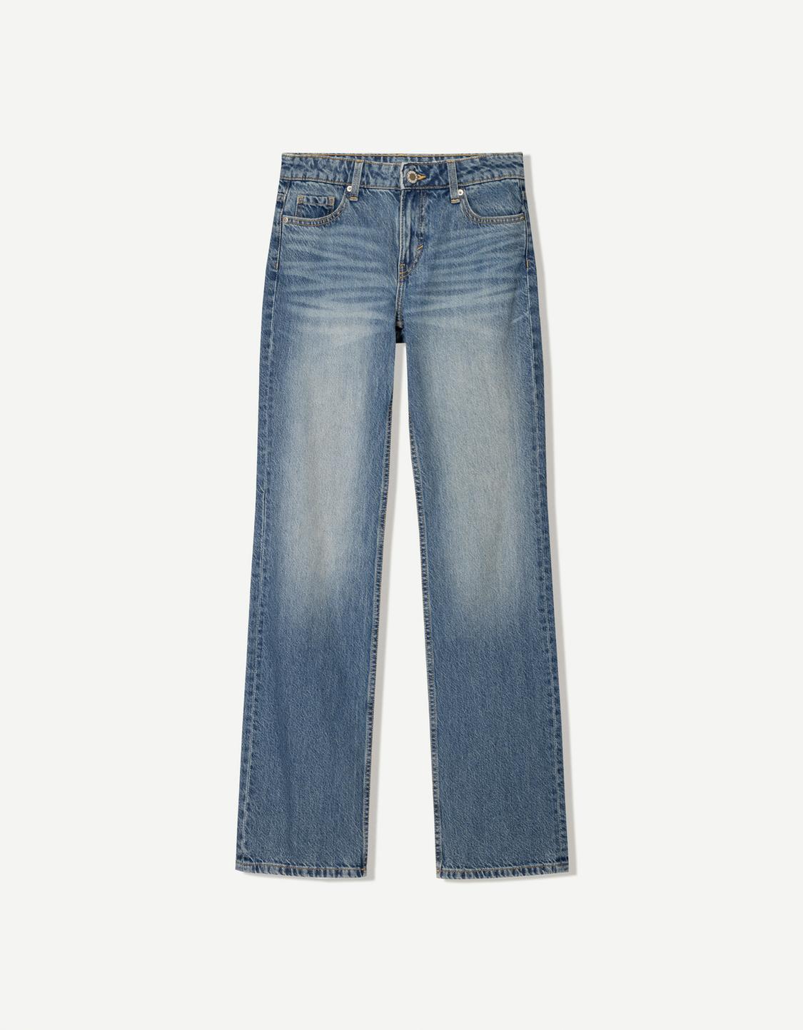 Low-waist straight fit jeans