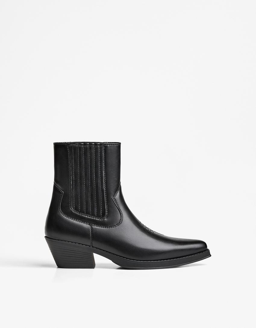 Elastische Stiefeletten im Cowboylook-Schwarz