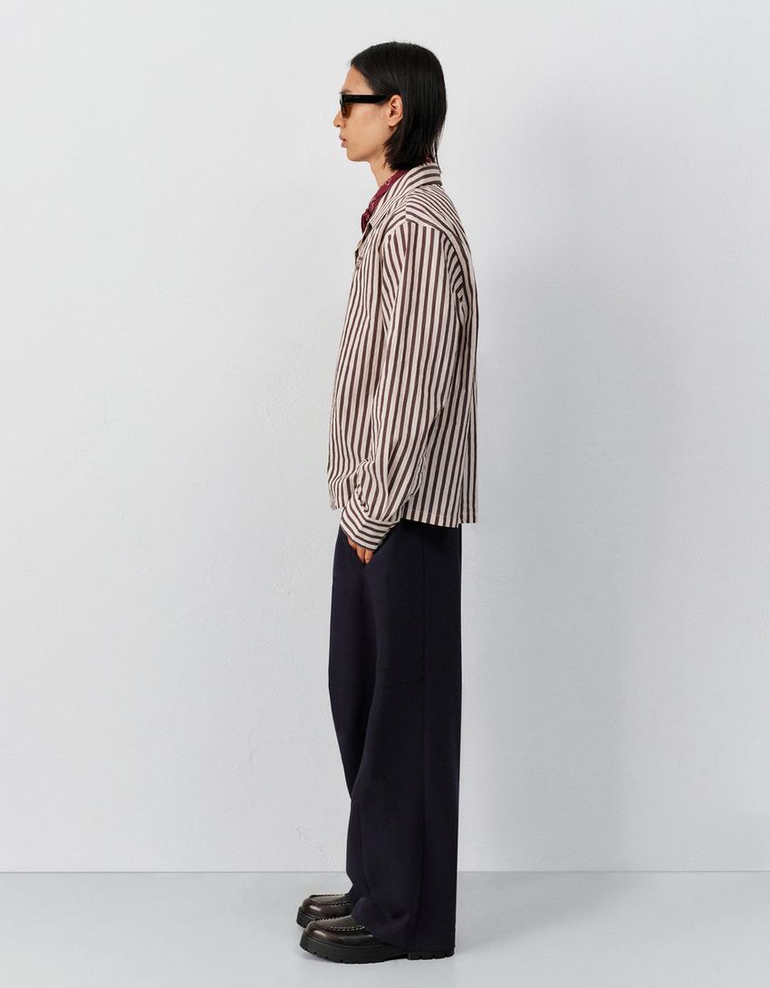Camicia boxy fit con ricamo stampato-Marrone