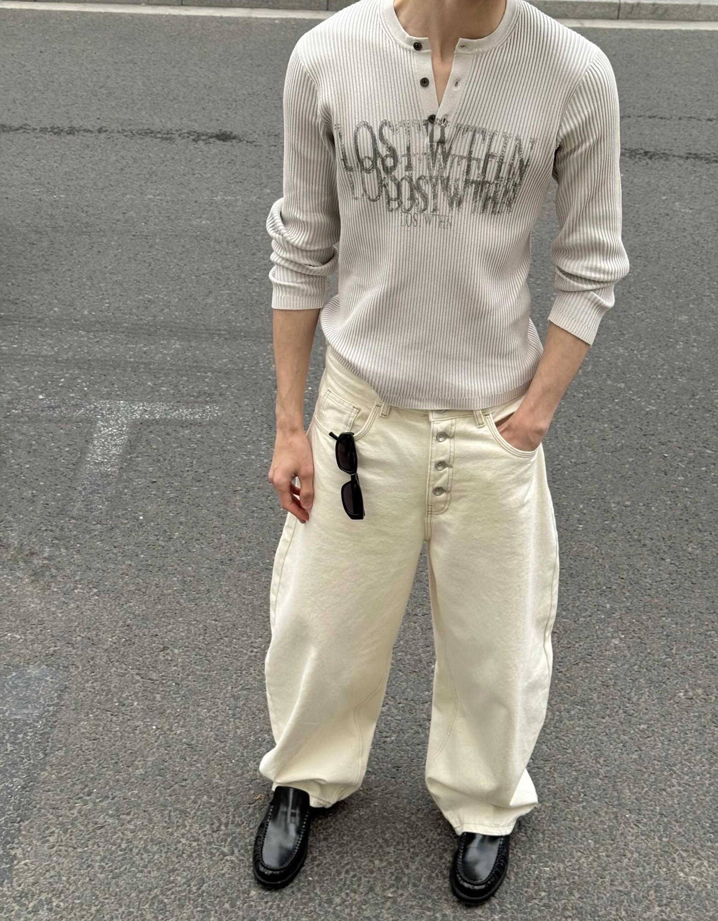 Düğmeli yaka baskılı kazak - Görsel 28