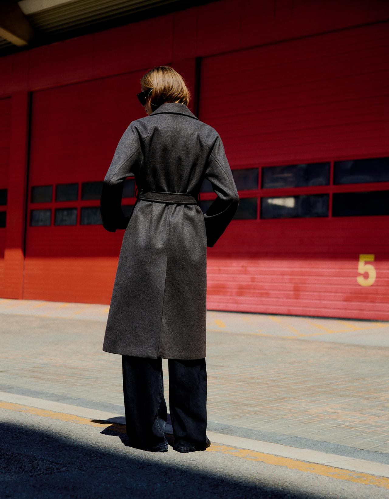 Soft-touch long coat with belt — Dark grey