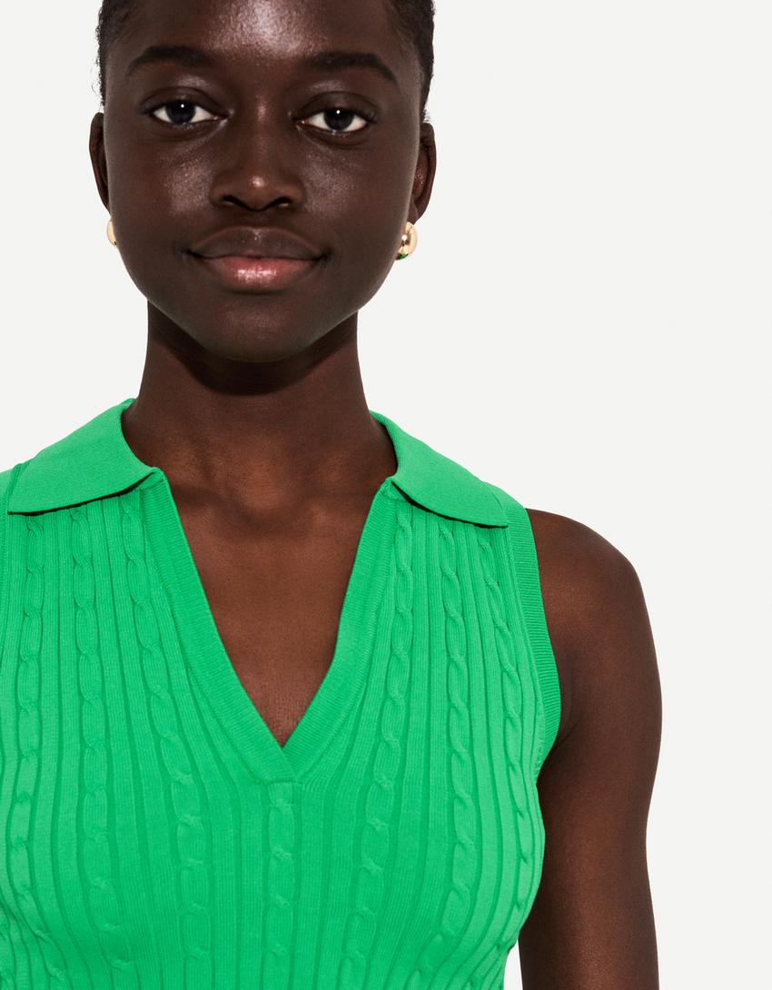 Top con collo a polo intrecciato-Verde-2