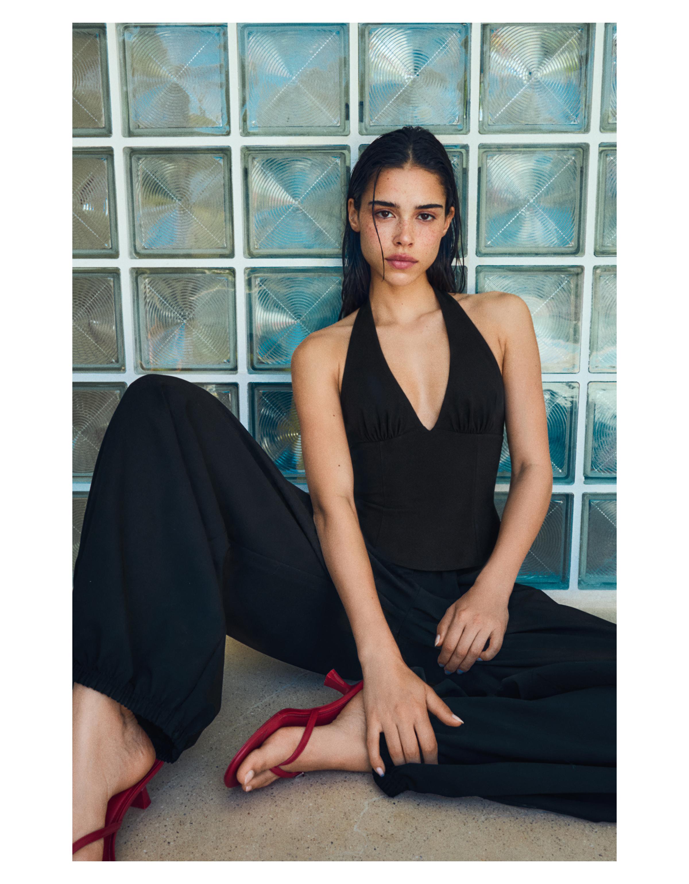 Structured halter top with ties — Black