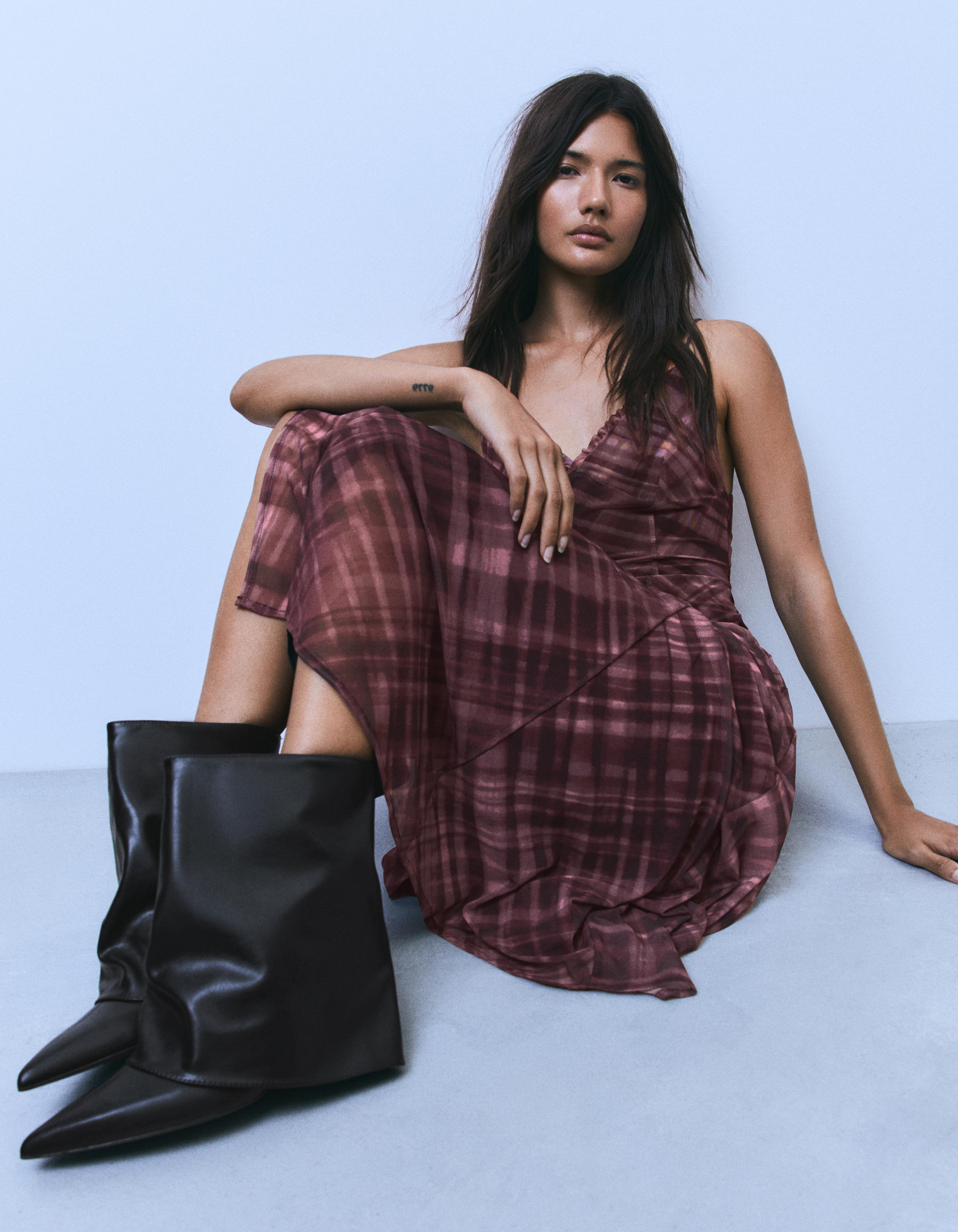 Bershka Botki Na Obcasie Typu Trouser Kobieta 36 Czarny