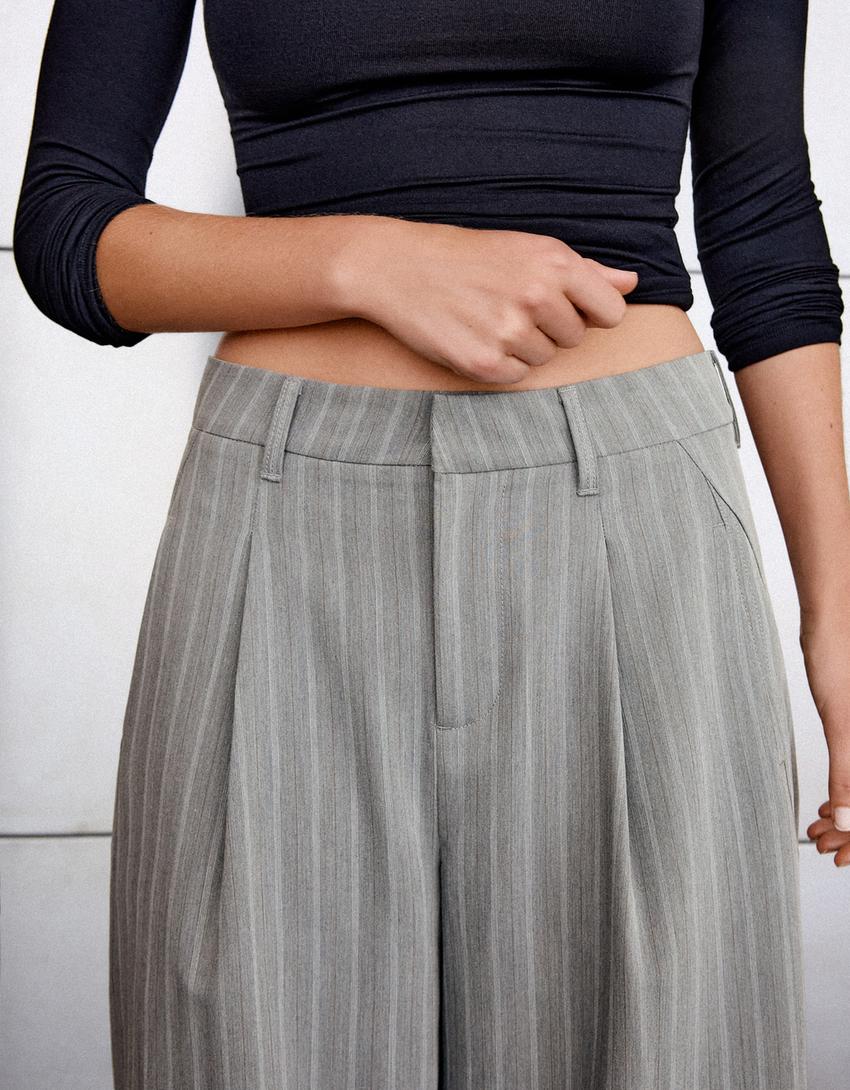 Hose mit Bundfalten und doppeltem Stoff-Grau