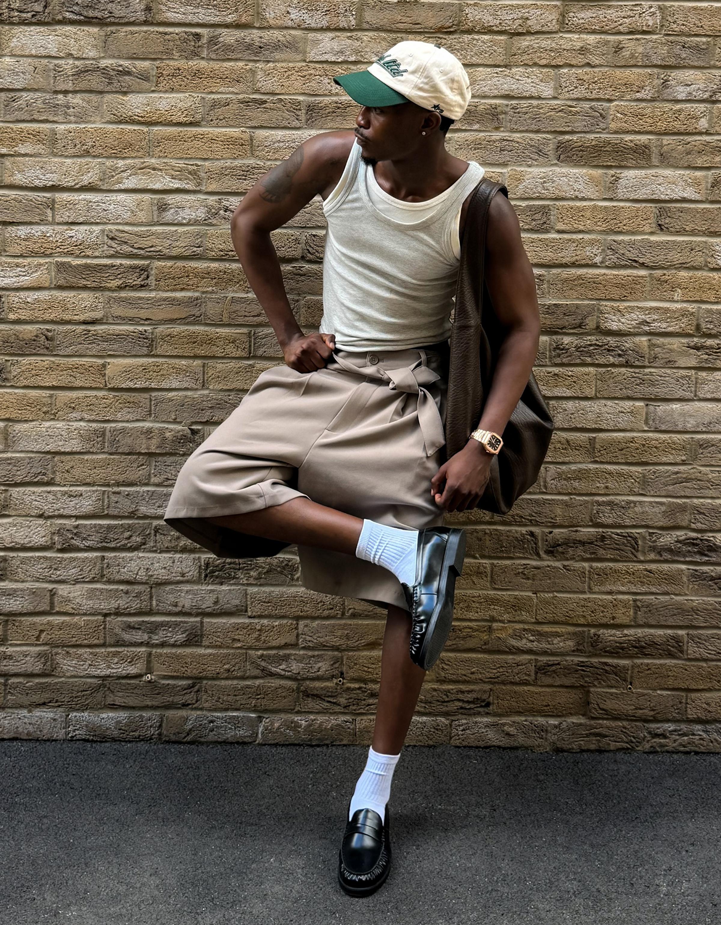 Wide-leg Bermuda shorts with belt — Sand