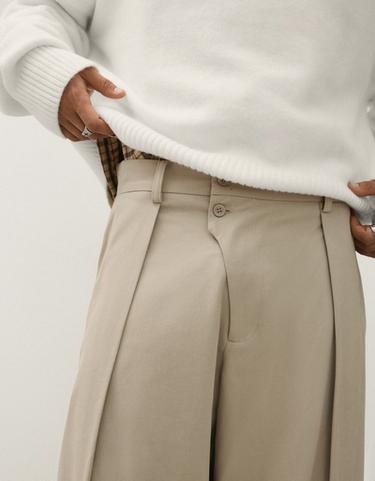Cross-over pleat baggy trousers — Sand 4