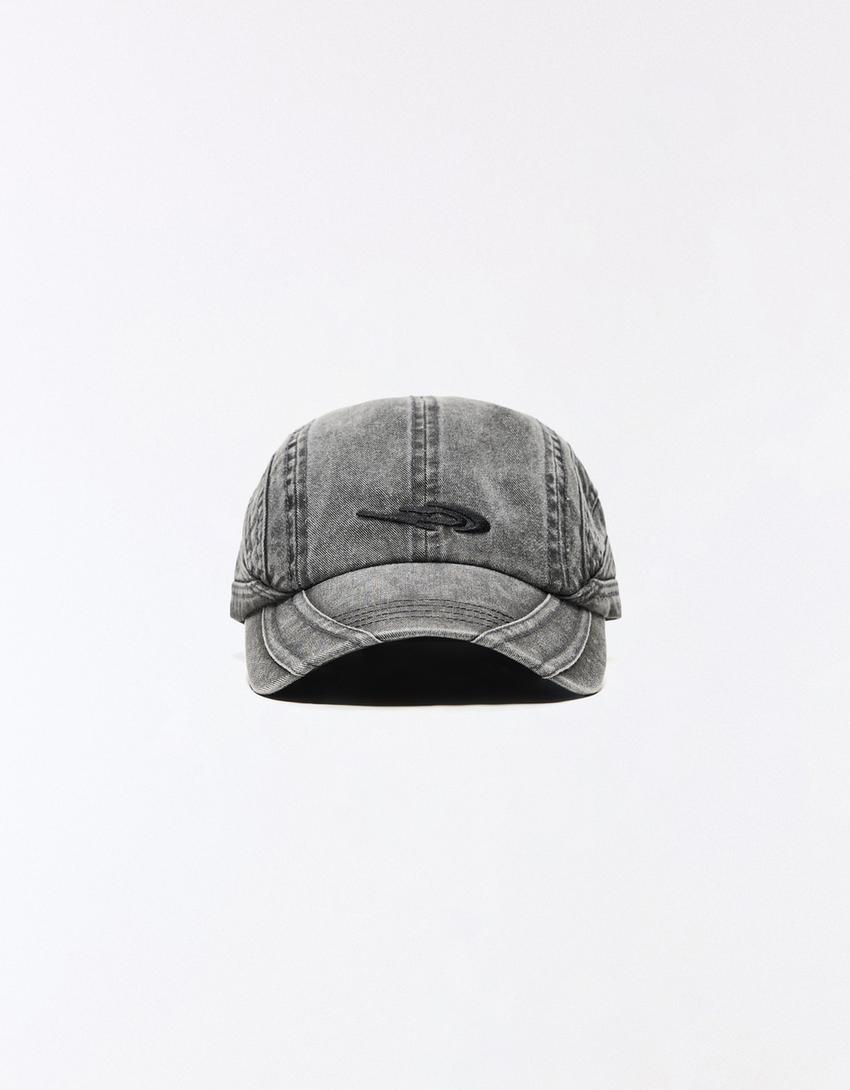 Gorra bordada OUT OF CORE-Gris