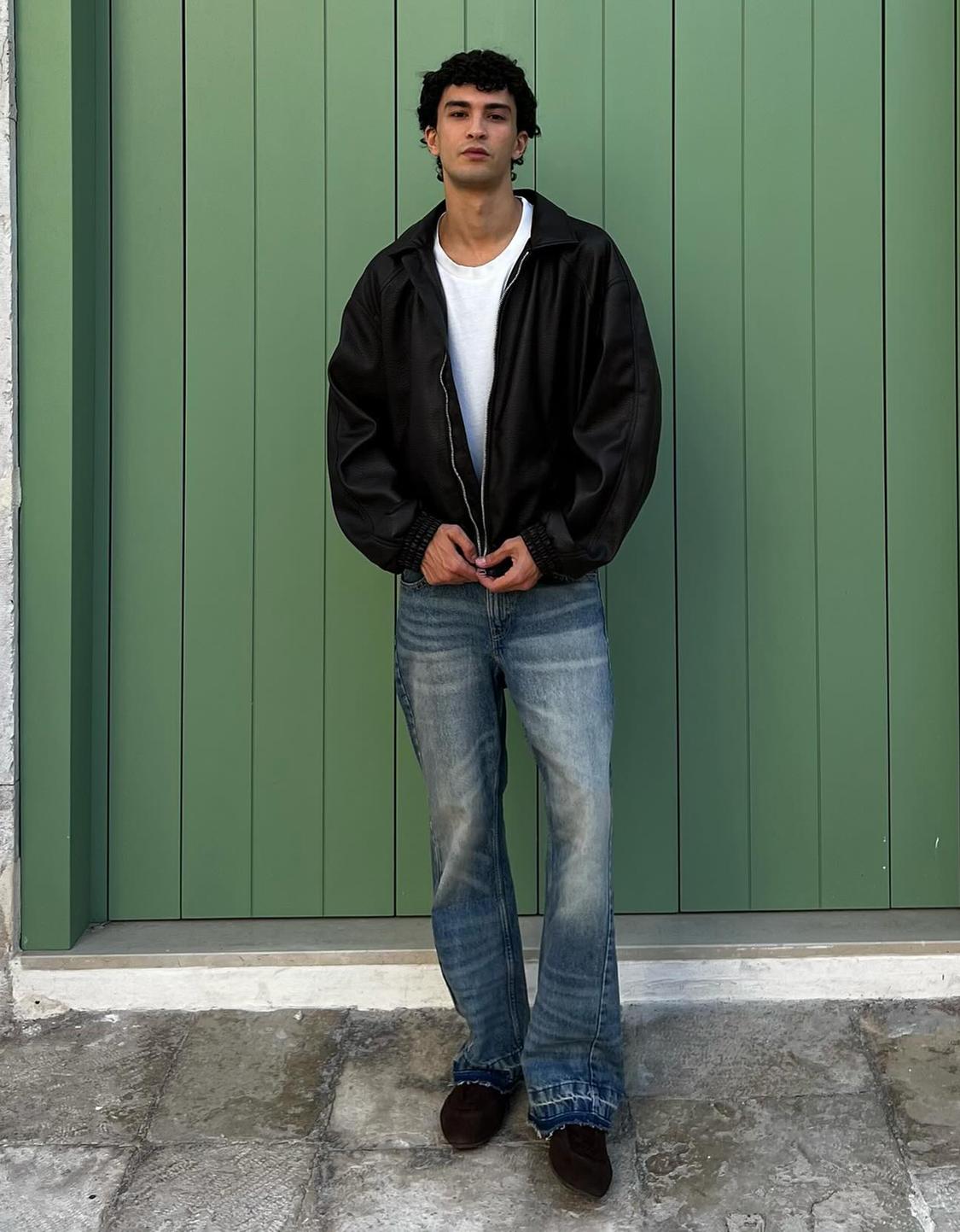Flared baggy jeans
