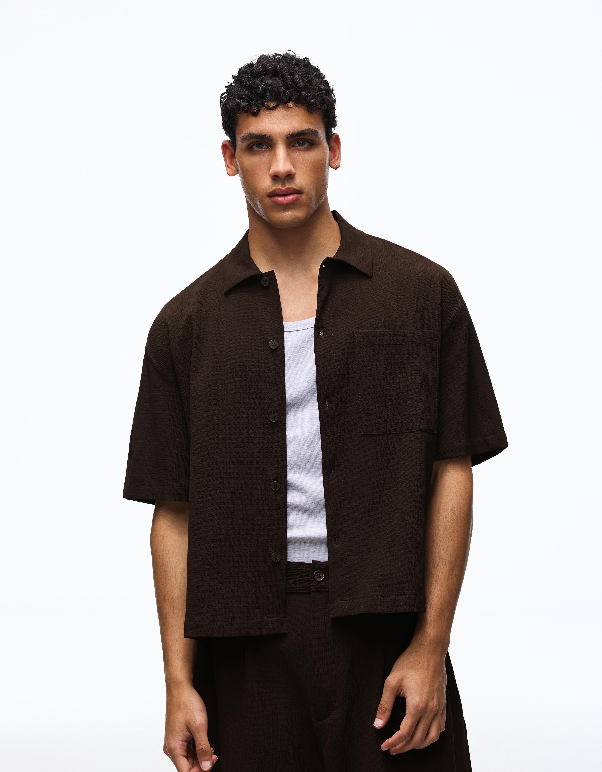 Pleated short sleeve boxy shirt — Brown
