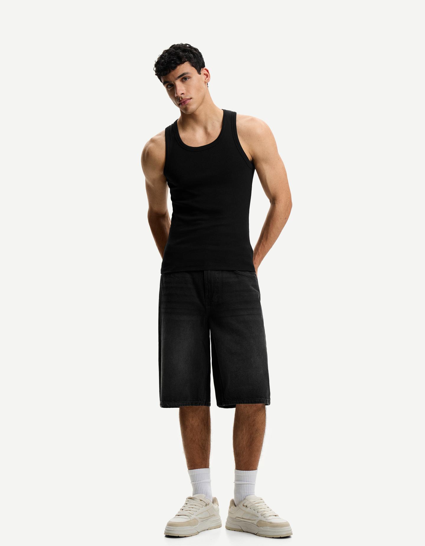 Bershka jeansowe bermudy o kroju baggy czarny