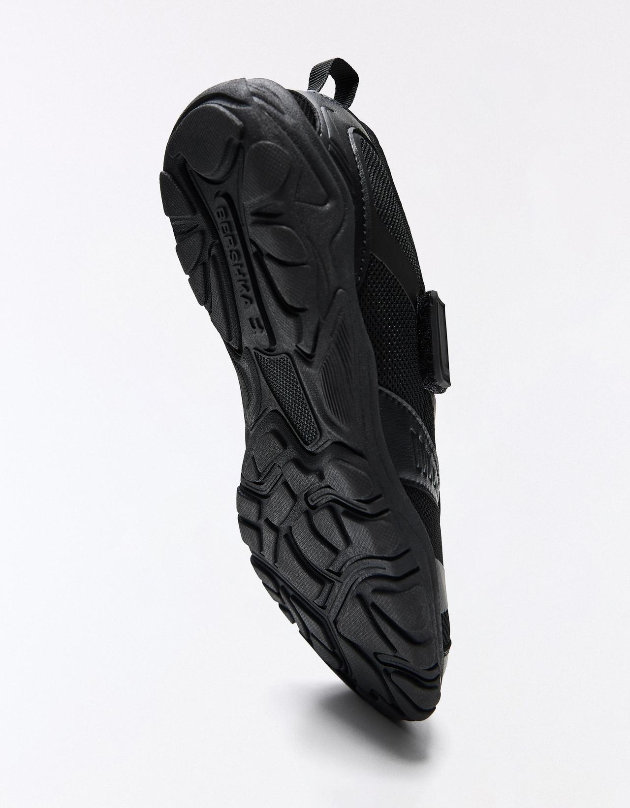 SPORTY BAREFOOT BALLET PUMPS — BLACK