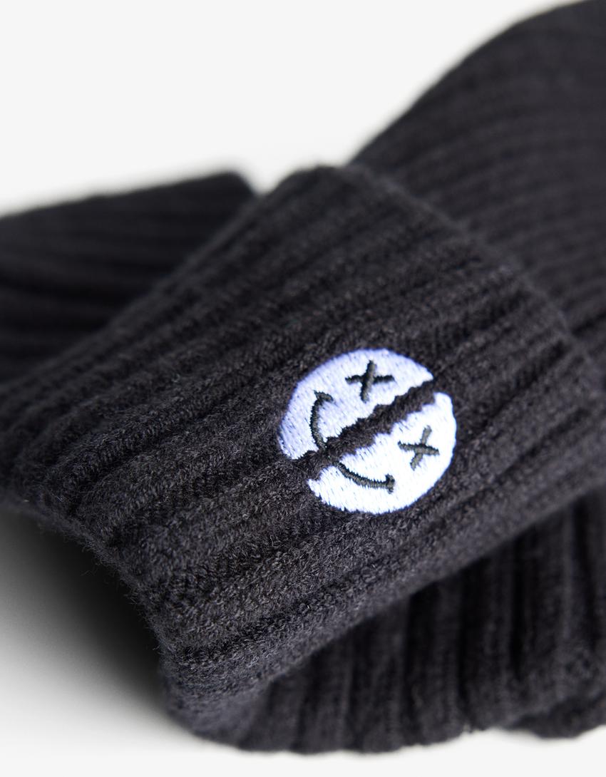 Embroidered beanie-Black
