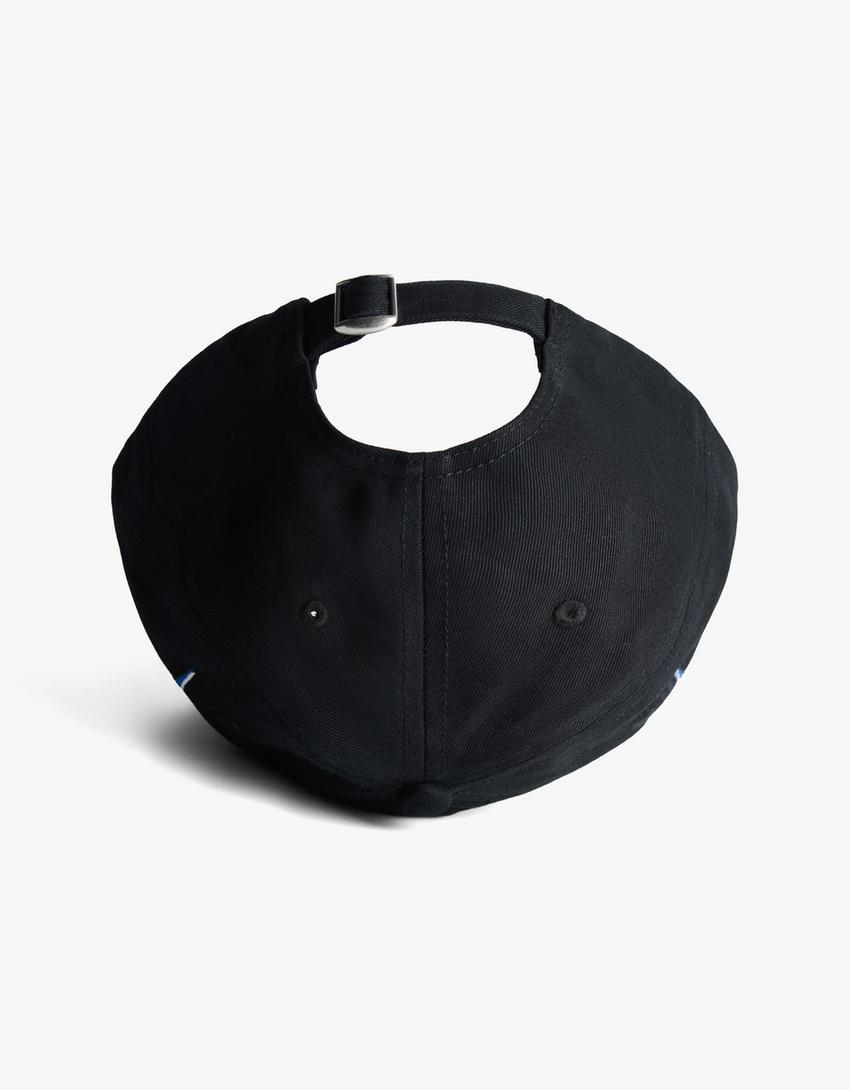 Embroidered cap-Black