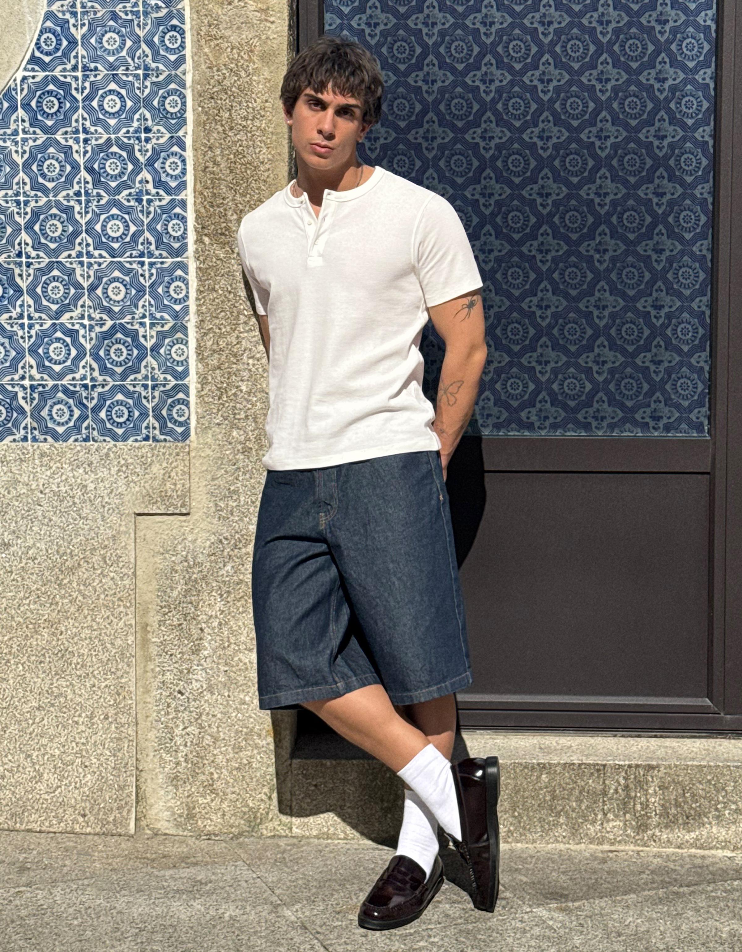 Kısa kollu gofre ekmekçi tişört - Görsel 23