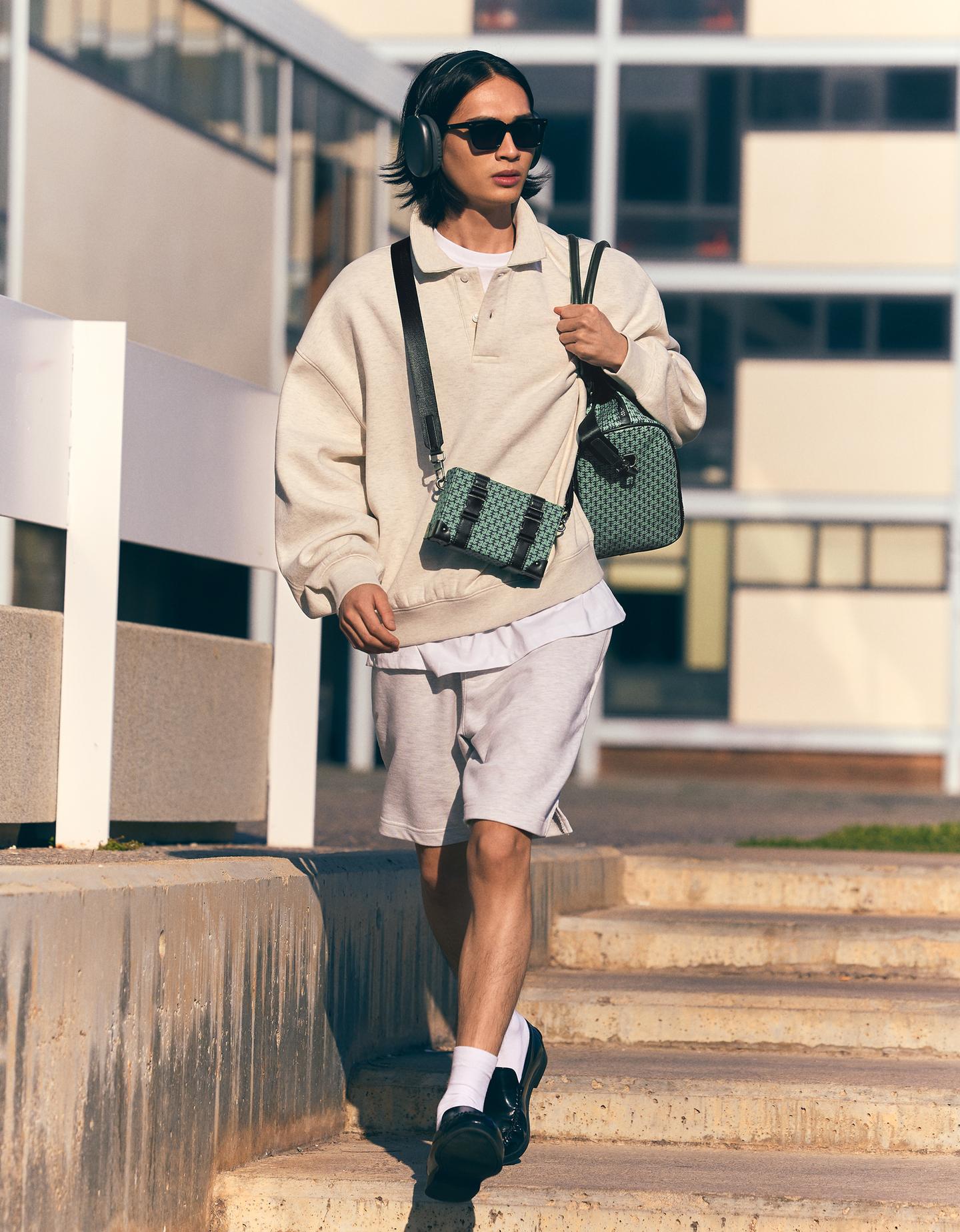 Bershka kuferek z monogramem zielony