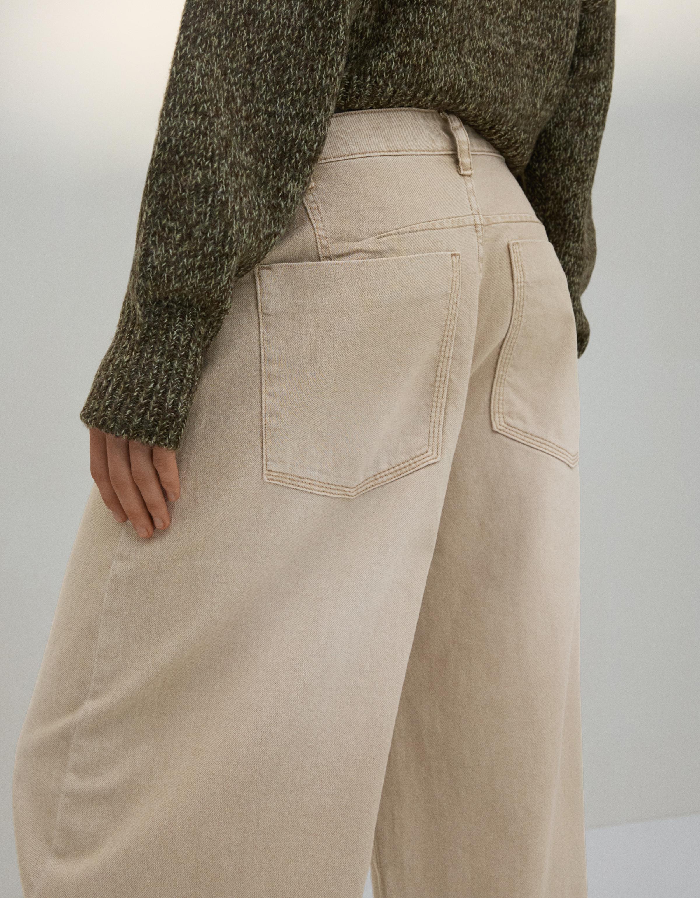 Barrel-leg trousers