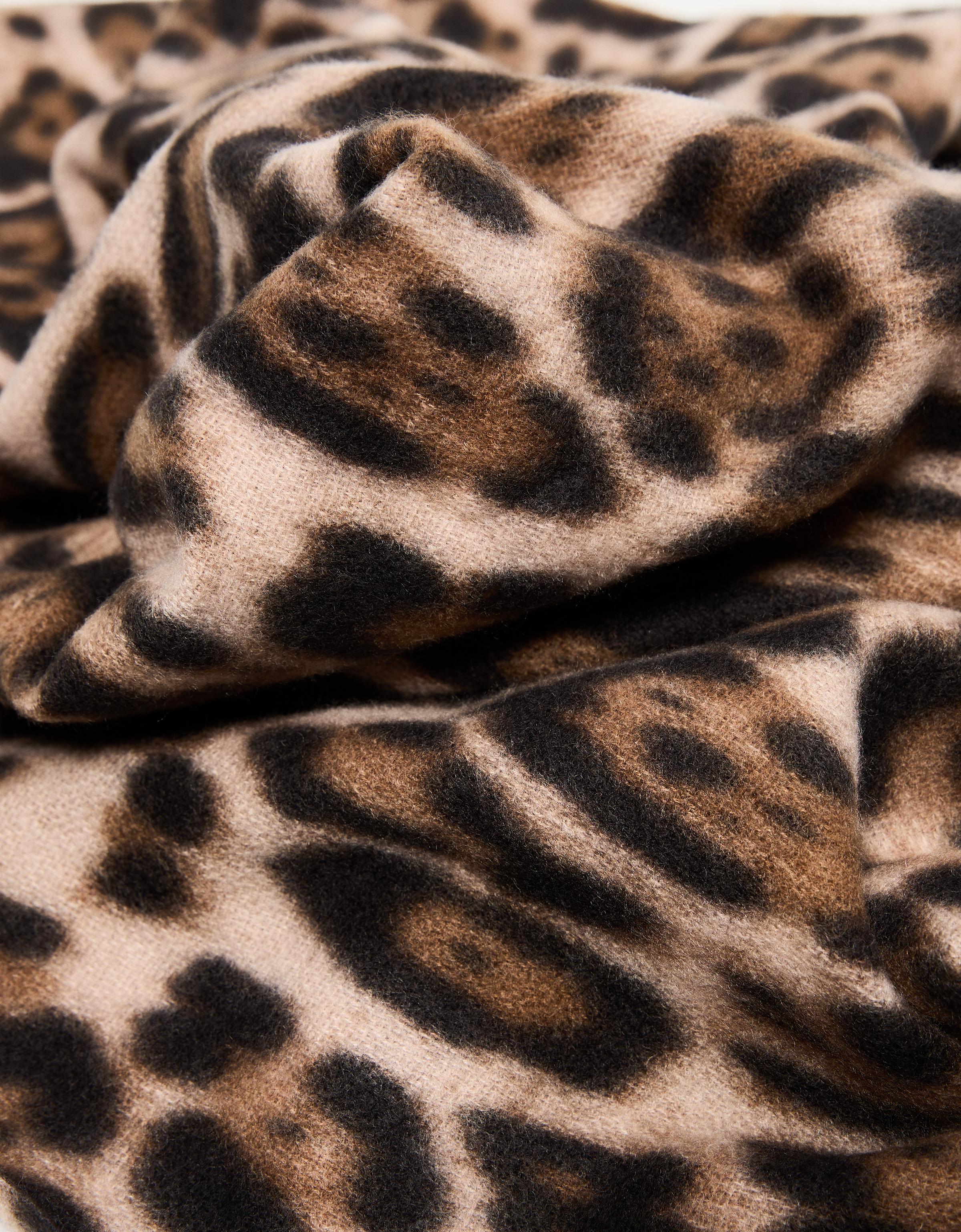 Animal print scarf — Brown