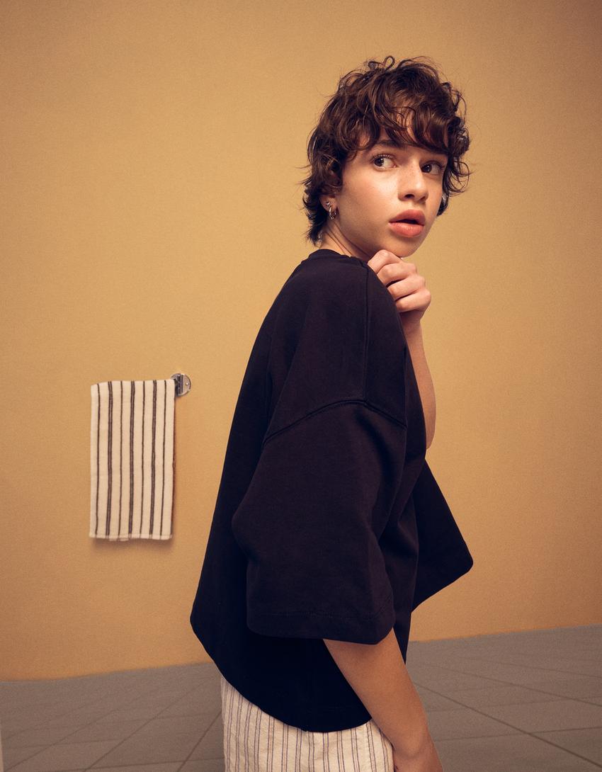 Camiseta manga corta boxy heavy cotton-Negro