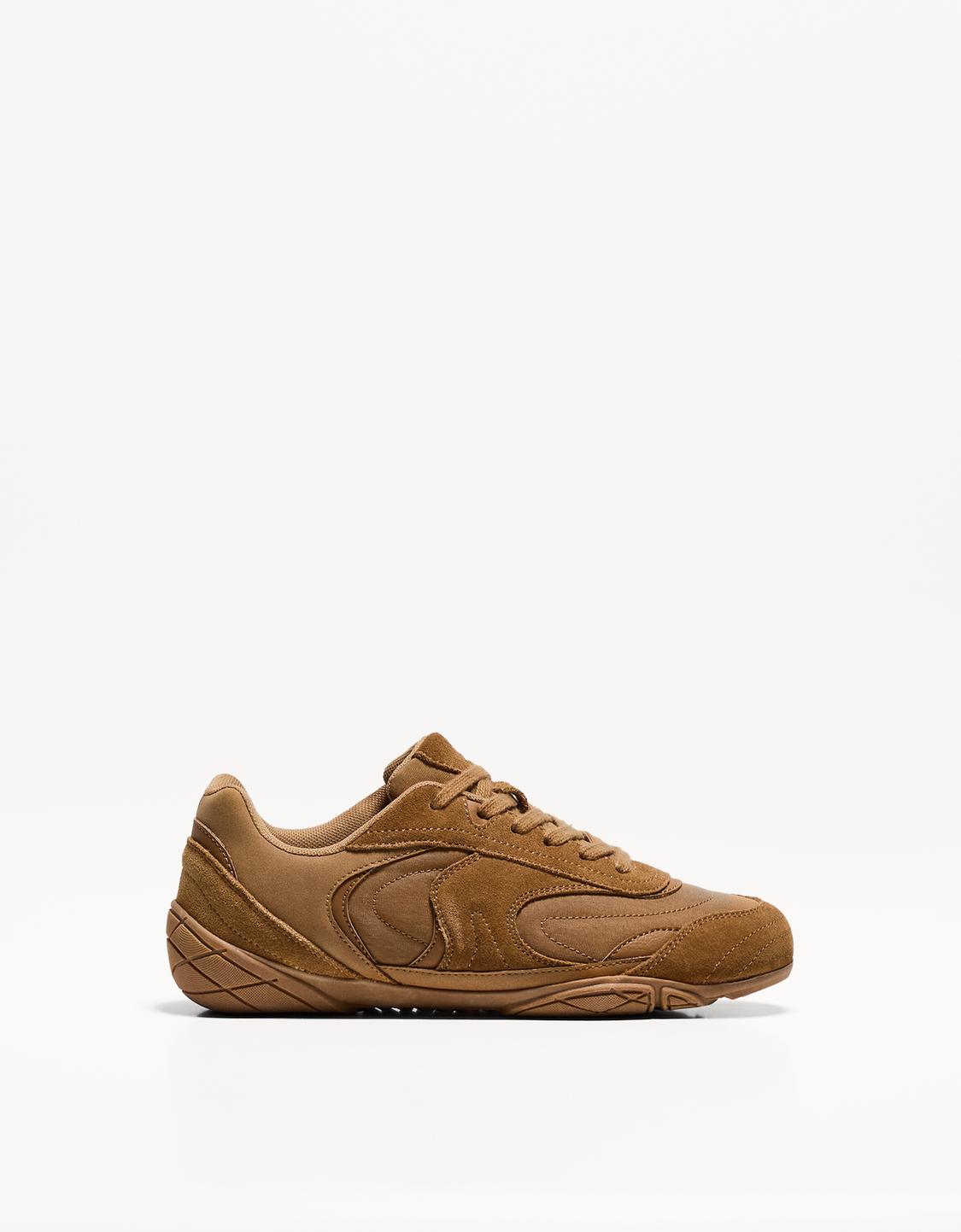 حذاء رياضي بنعل رفيع